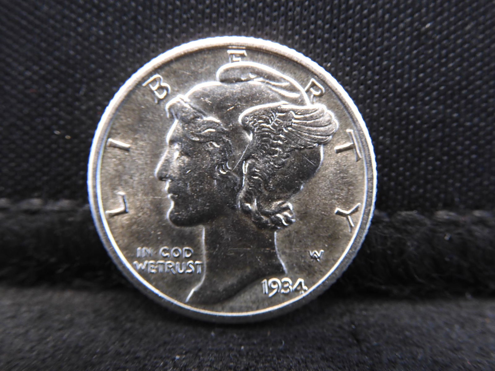 1934 Mercury Dime.  Brilliant Luster & Split Bands!! (1 of 2)