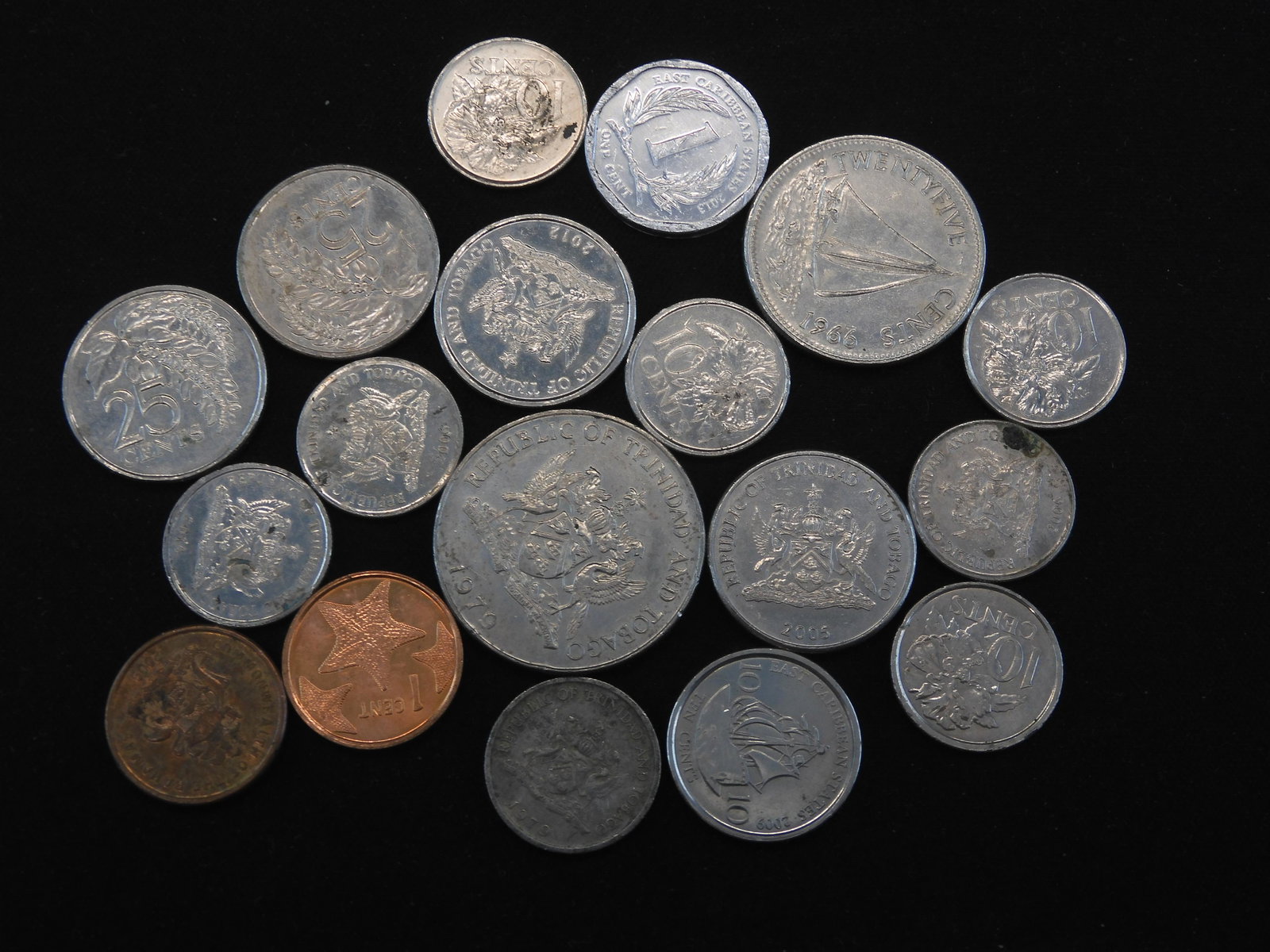 18 VARIOUS CARIBBEAN COUNTRIES COINS: 18 VARIOUS CARIBBEAN COUNTRIES COINS