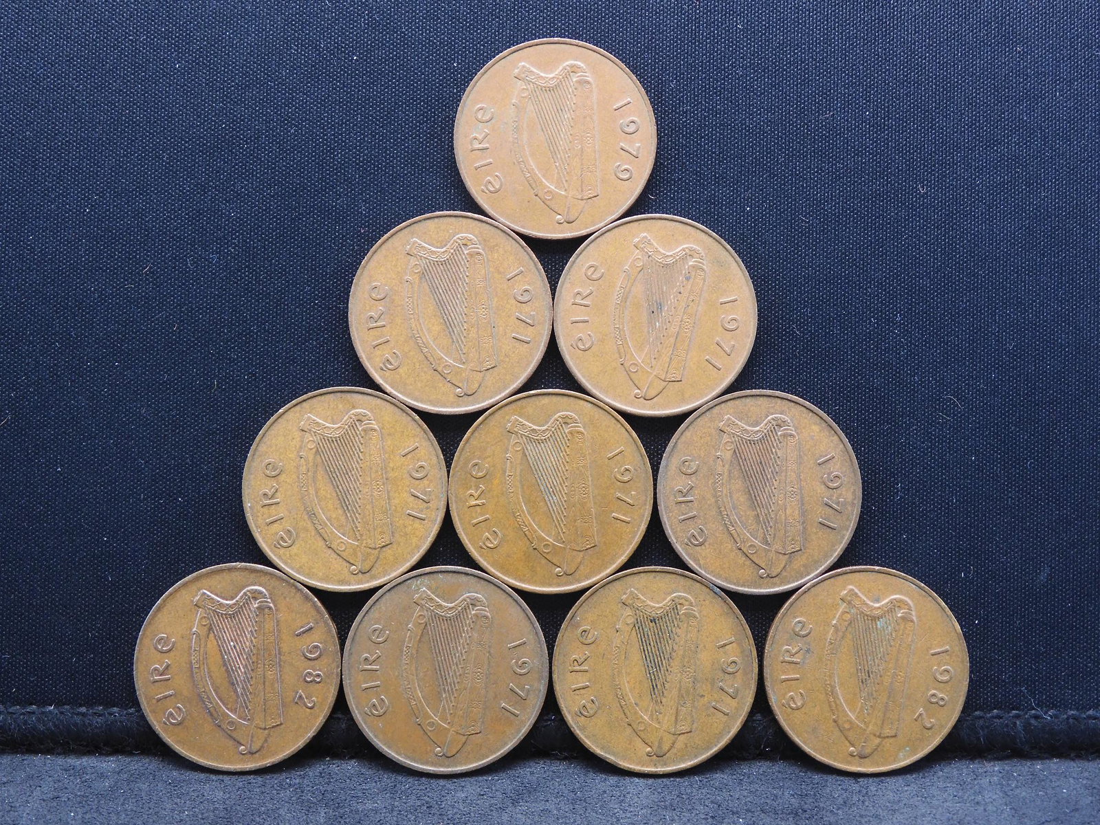 Ten Ireland 2 Pence Coins.  OBV: Harp.  REV: Stylized (1 of 2)