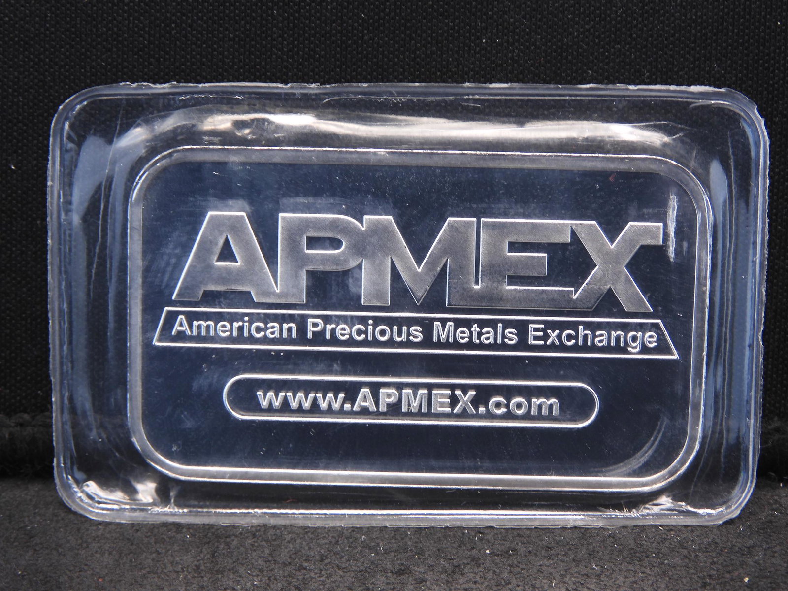 Apmex One Troy Ounce .999 Fine Silver Bar (1 of 2)