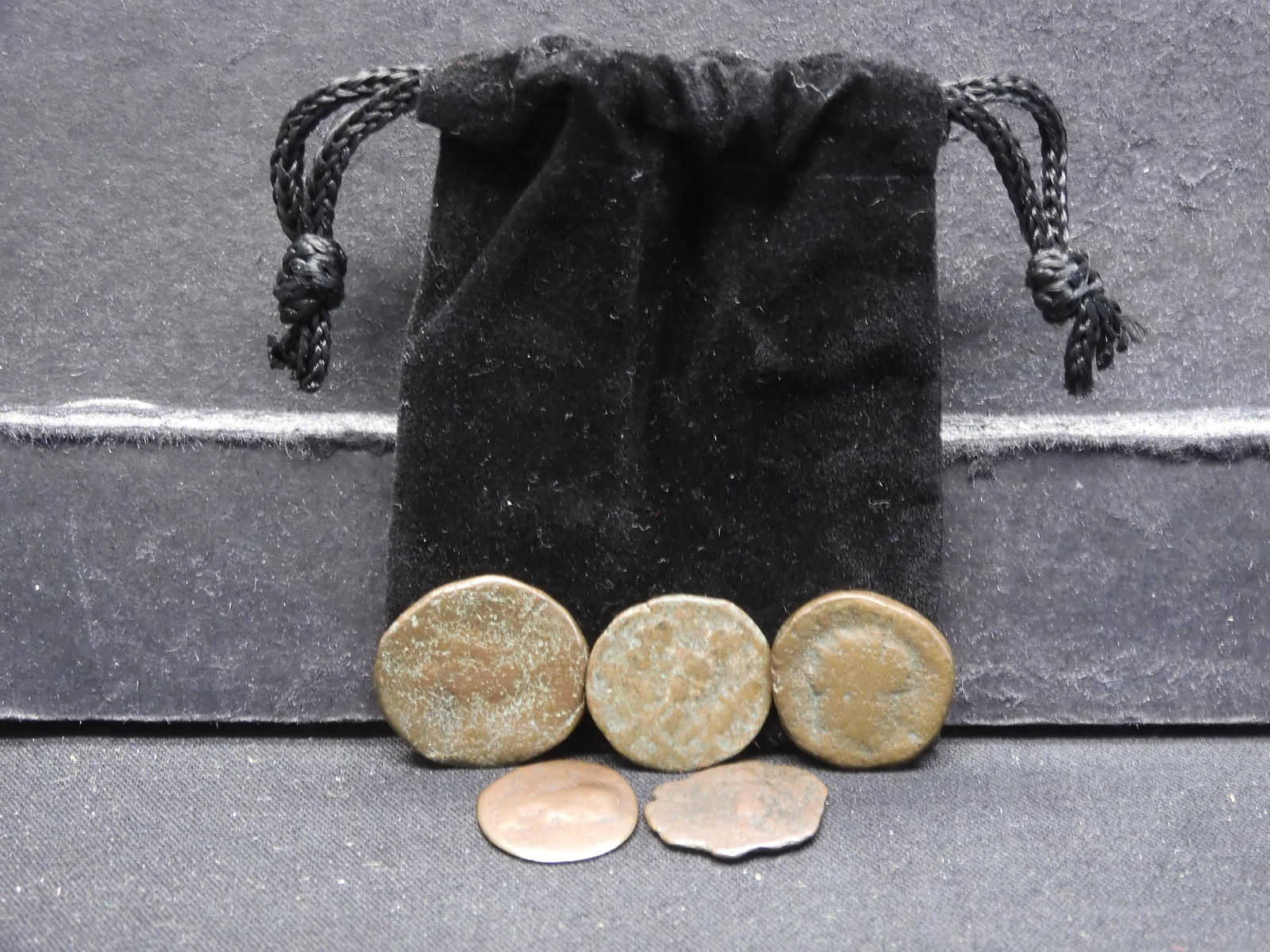 5 Ancient Roman Coins w/ Velvet Bag (1 of 3)