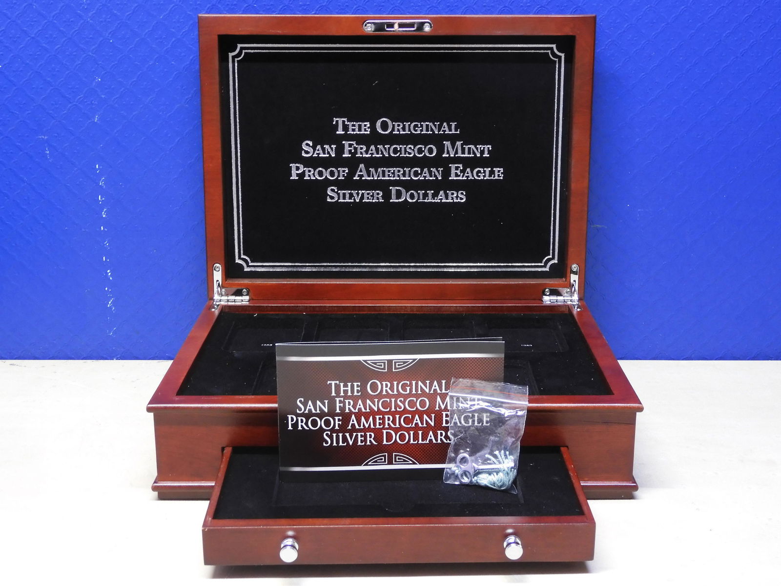 Beautiful Wooden Display Case Designed for Proof (1 of 8)