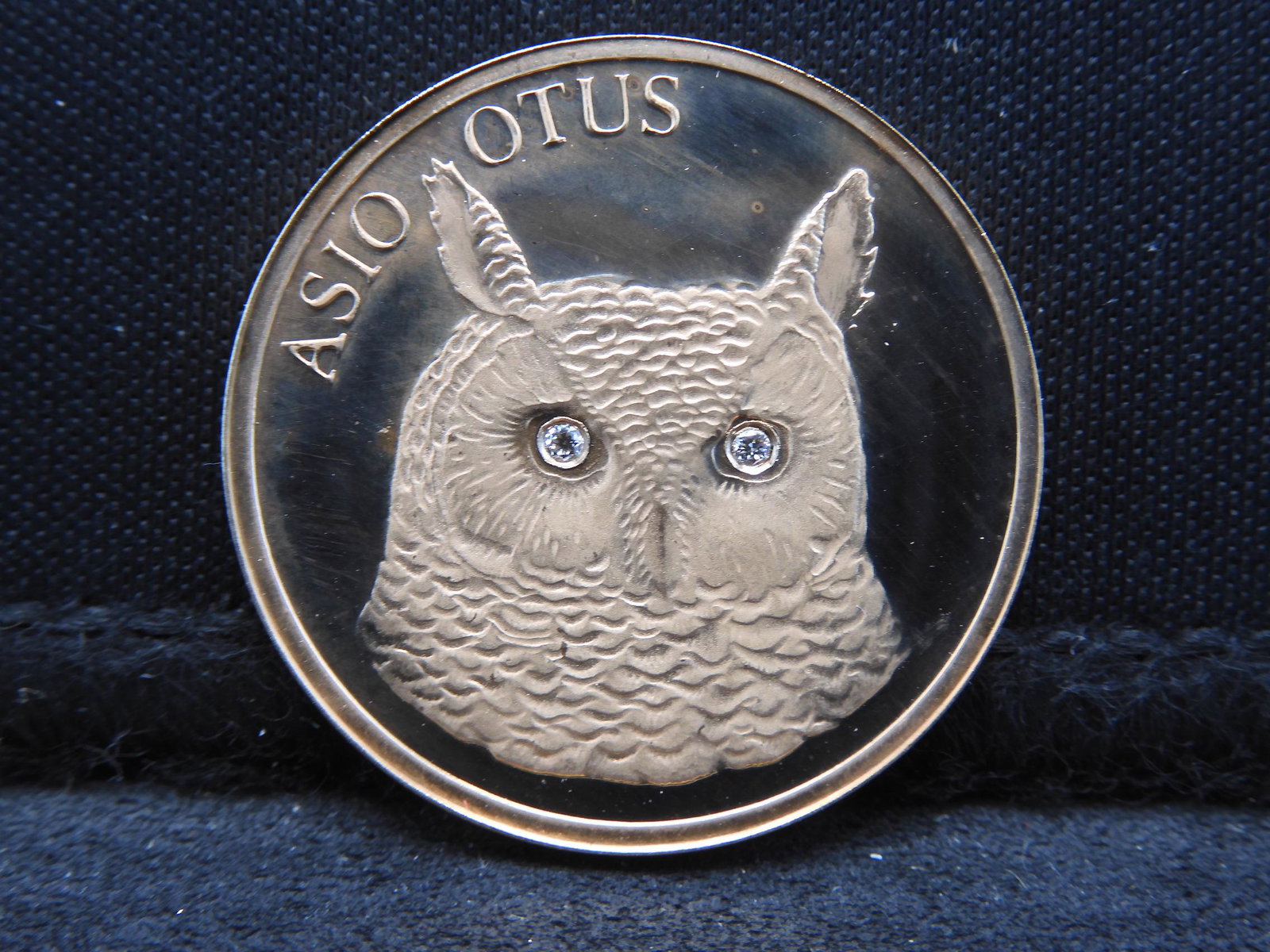 2000 Turkey 50,000,000 Lira Gold Owl Coin with Diamond (1 of 3)