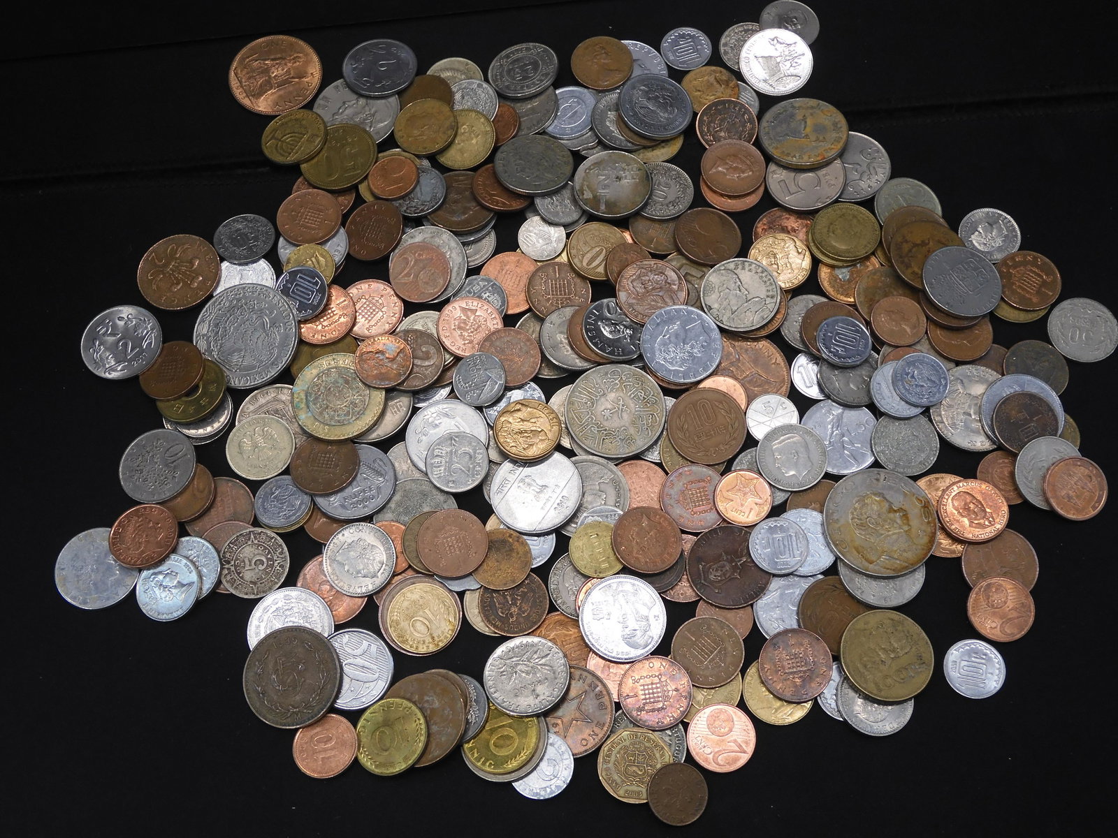 2+lb Pounds World/Foreign Coins (1 of 6)