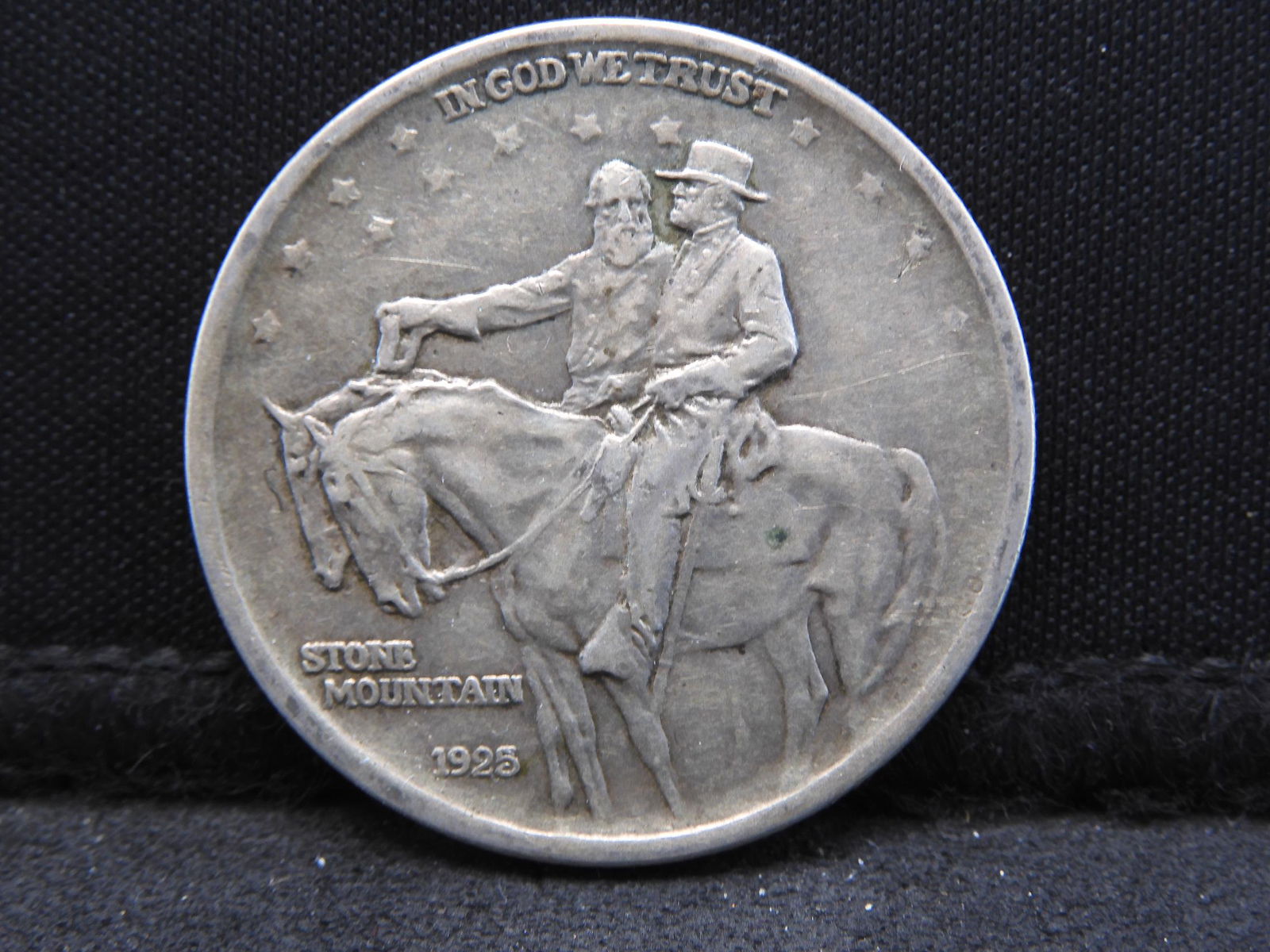 1925 Stone Mountain Silver Half Dollar- XF+ Condition (1 of 2)
