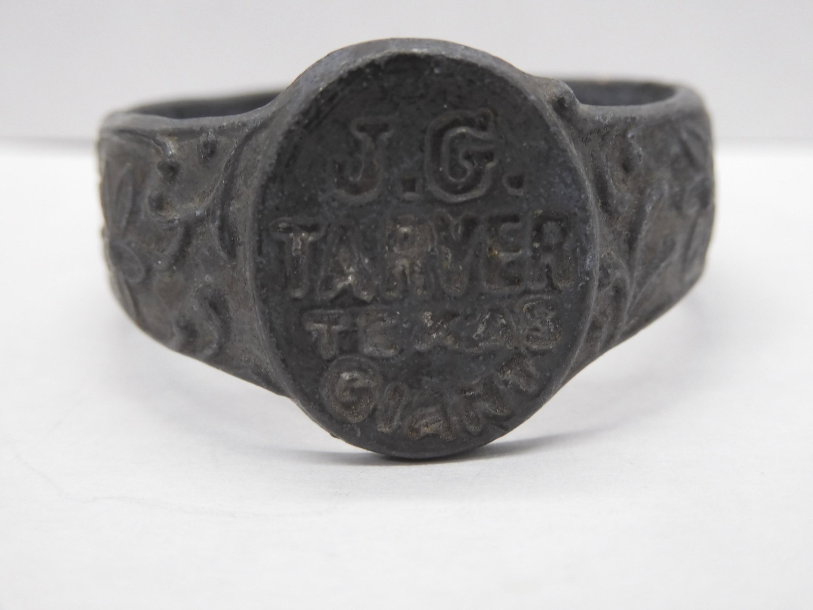 1930"s Texas giant ring (J.G. Tarver) (1 of 4)