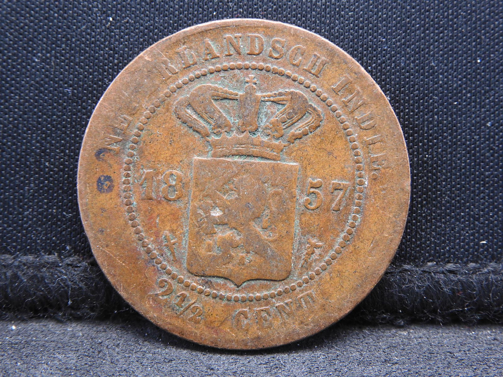 1857 2 1/2 Cent Netherlands East Indie Copper Coin (1 of 2)