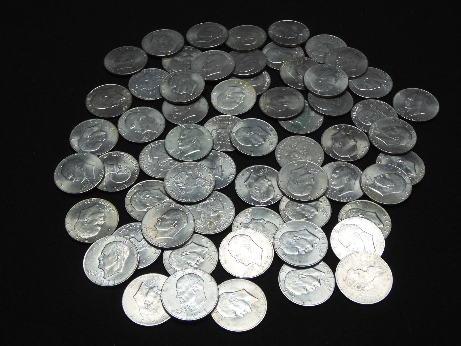 (61) Eisenhower Dollars Mixed Dates All Clad (1 of 5)