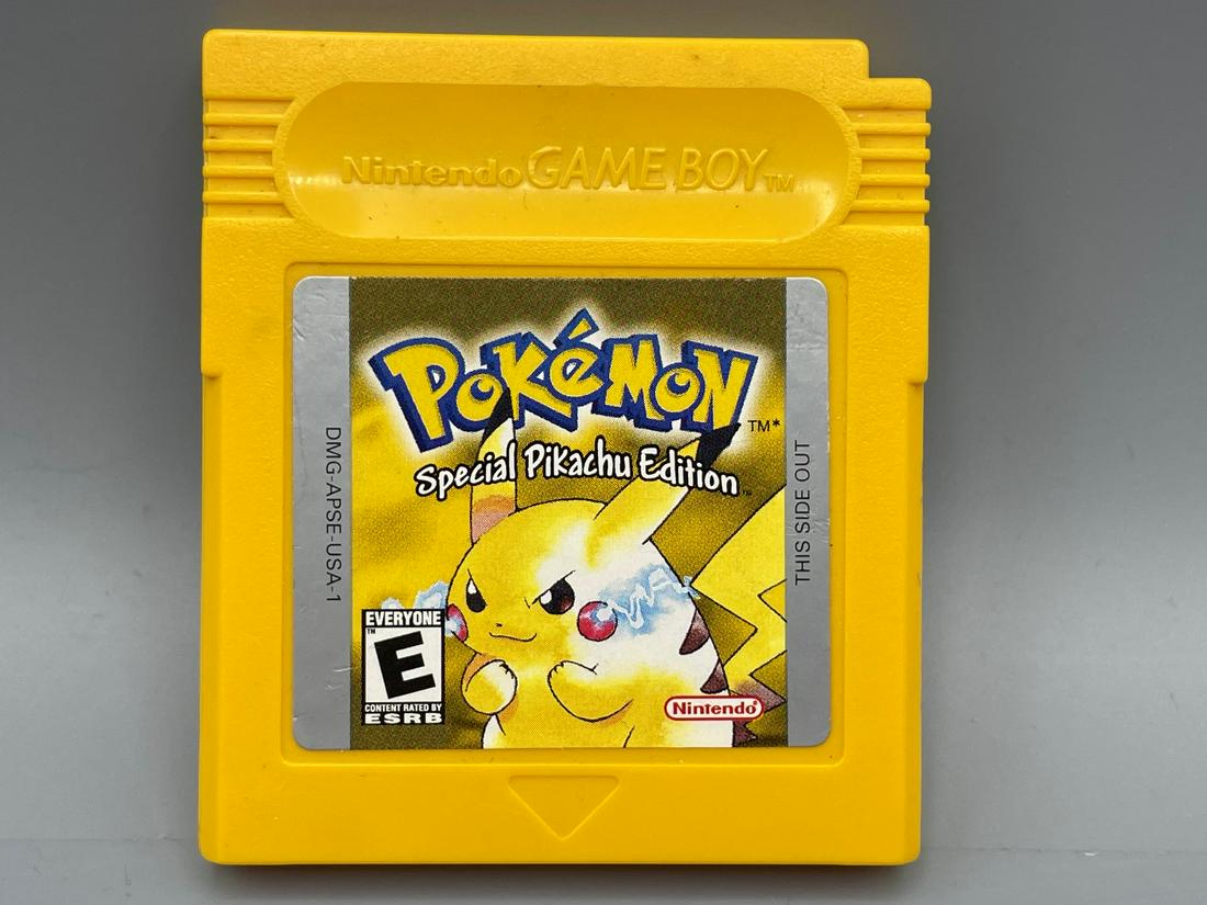 Pokemon Nintendo Gameboy Color Special Pikachu Edition Console