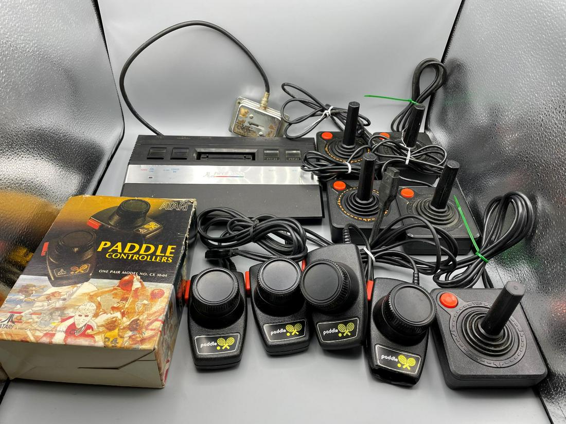 Atari 2600 Lot - Slim console, joysticks, paddle (1 of 7)