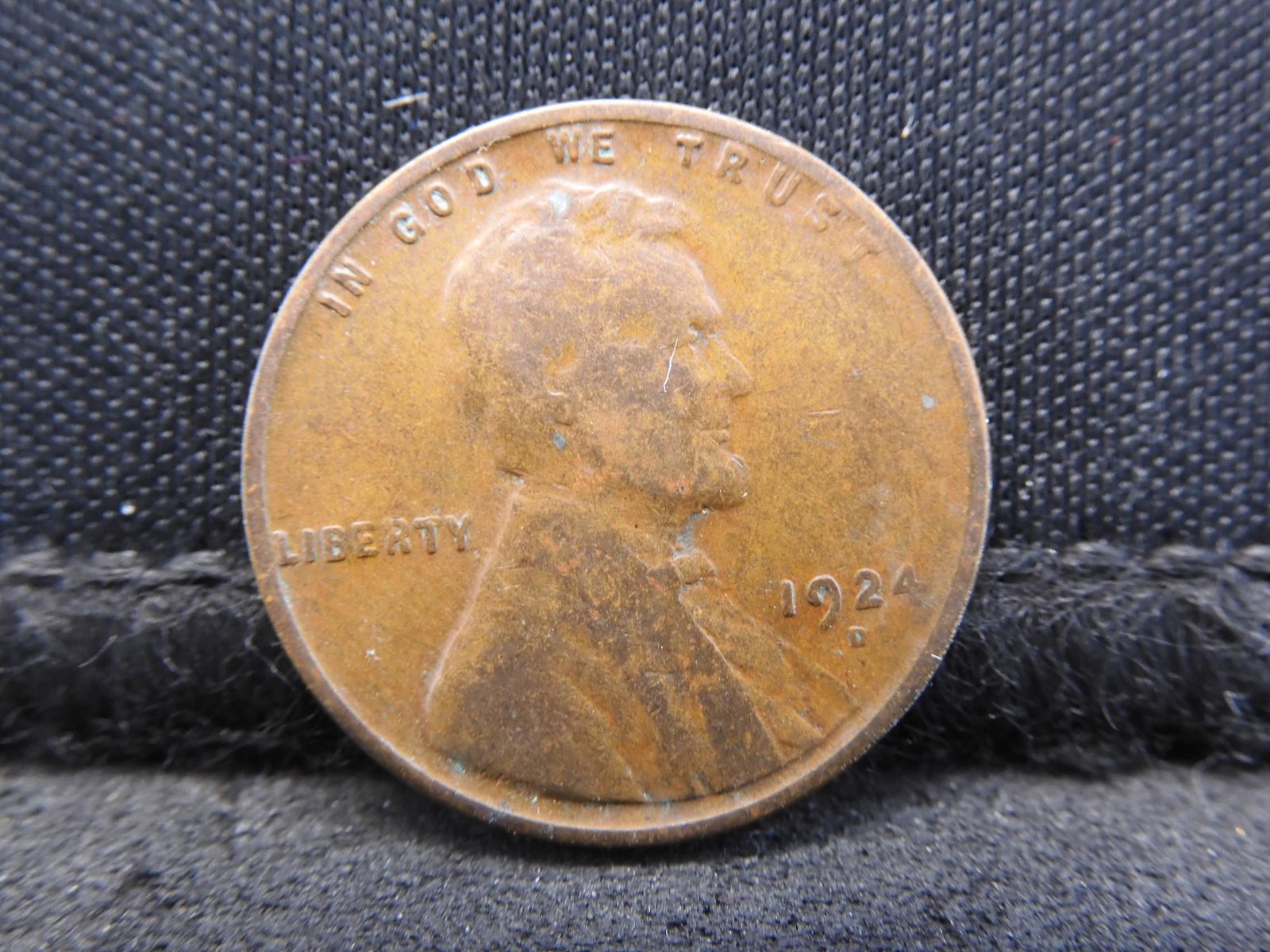 1924-D Lincoln Wheat Cent - VG/Fine Condition (1 of 2)