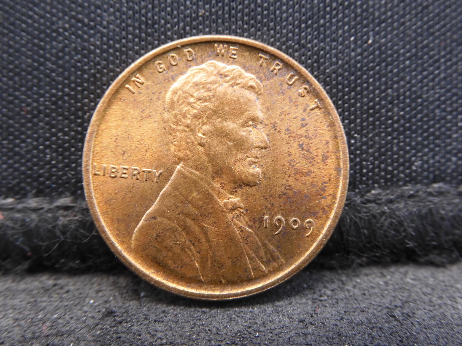 1909 VDB Lincoln Wheat Cent - Uncirculated & High Grade (1 of 2)