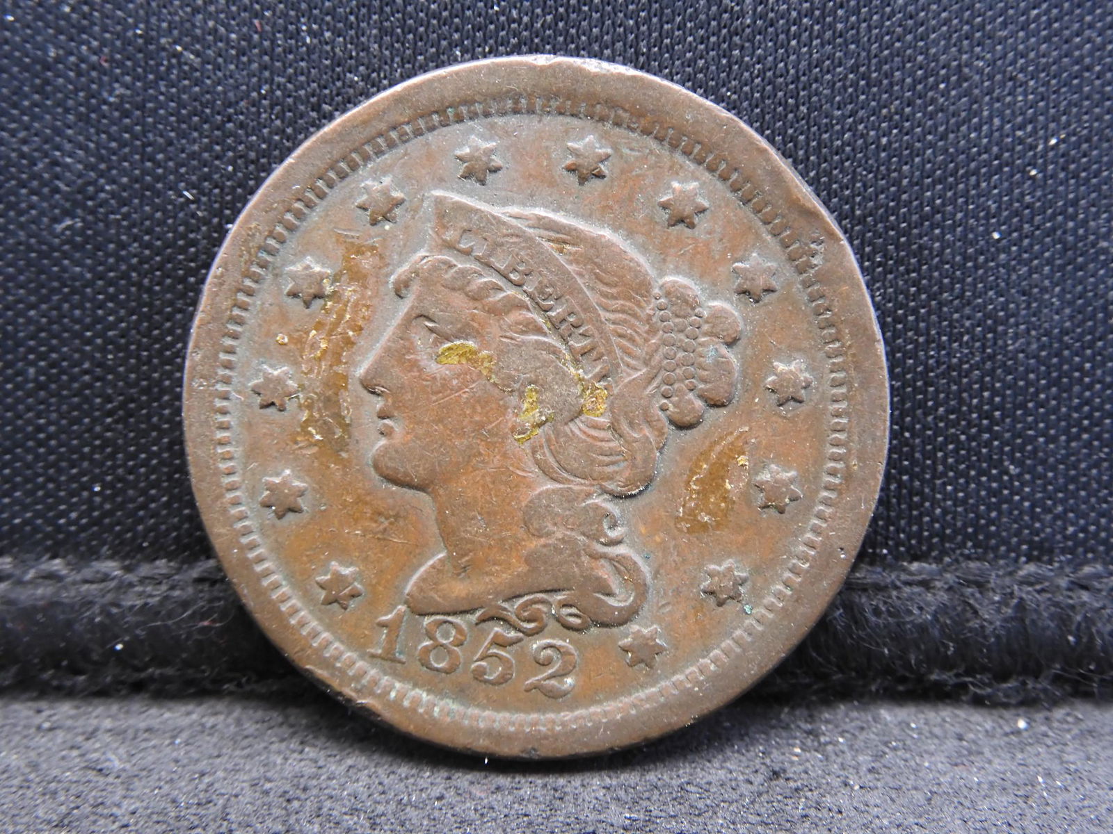 1852 Braided Hair Large Cent - VF Condition (1 of 2)