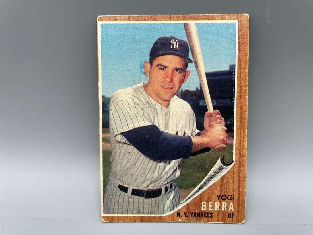 1962 Topps Yogi Berra #360: 1962 Topps Yogi Berra #360