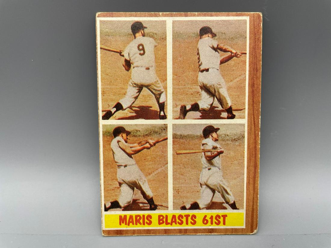 1962 Topps Maris Blasts 61st #313 - Roger Maris (1 of 3)