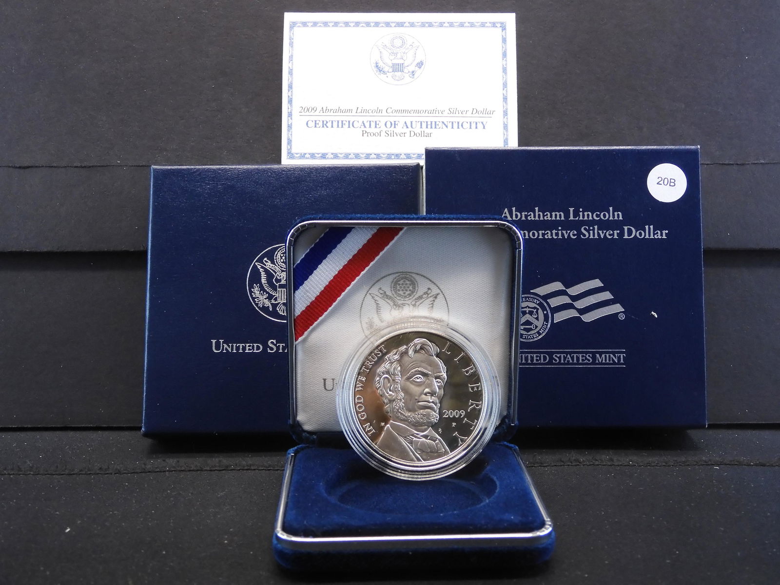 2009-P Abraham Lincoln Commemorative Silver Dollar by (1 of 4)