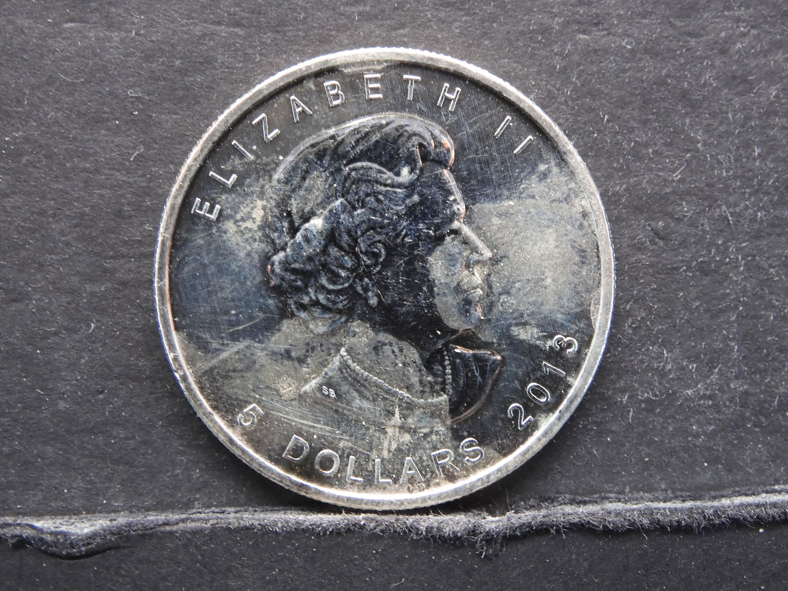 2013 Canadian Five Dollar Once Ounce .9999 Fine Silver (1 of 2)