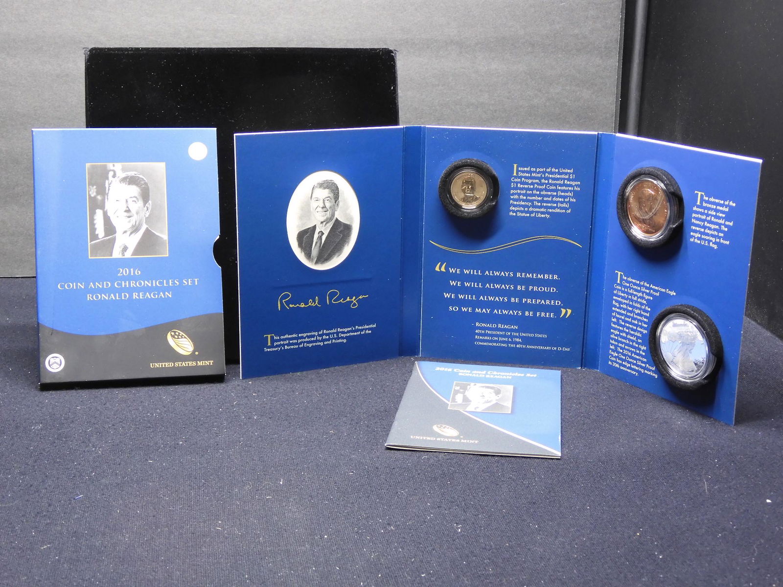 2016 W American Silver Eagle Coin & Chronicle Set (1 of 4)