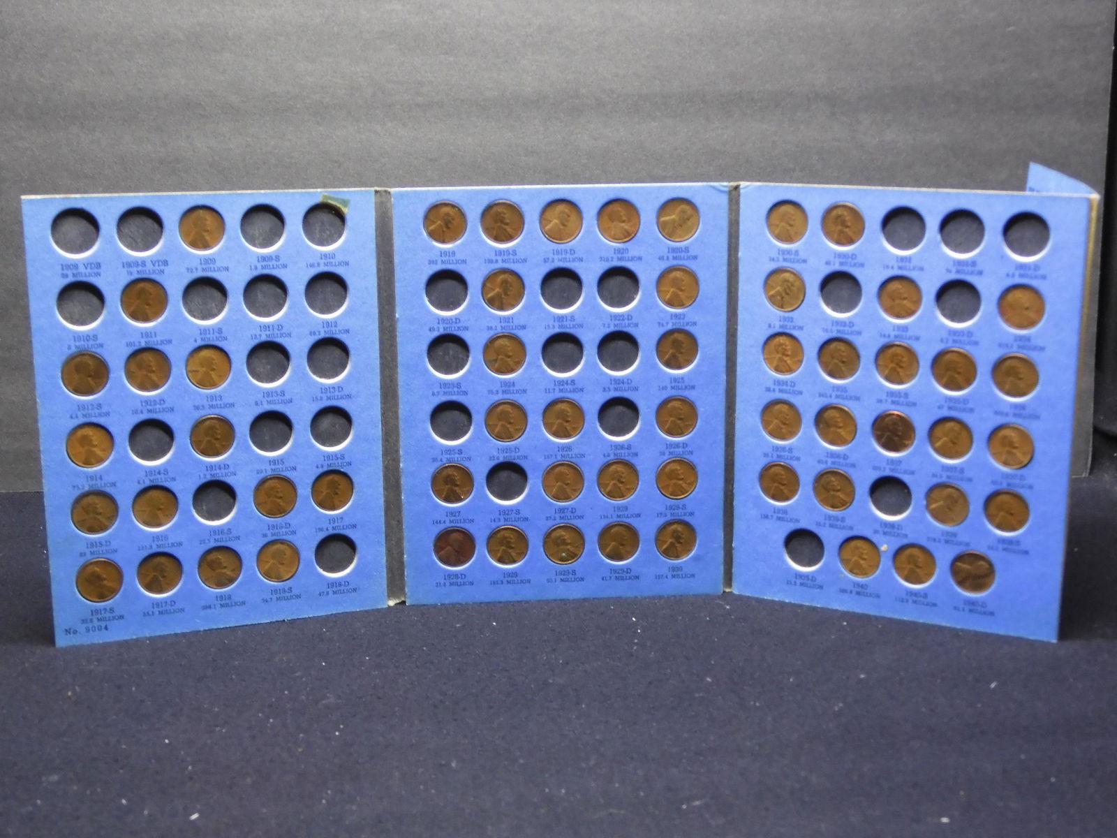 Whitman Tri-Fold Album - Lincoln Head Cent #1 - 1909 to (1 of 7)