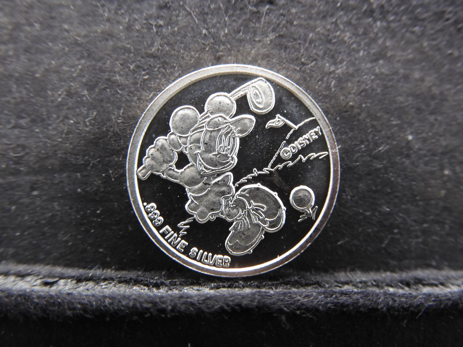 DISNEY'S Mickey & Minnie Mouse Playing Golf 999 Fine (1 of 2)