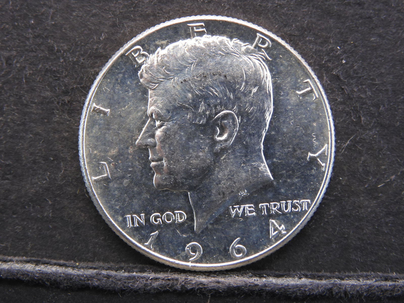 1964 SILVER (90%/BU) KENNEDY HALF (1 of 2)