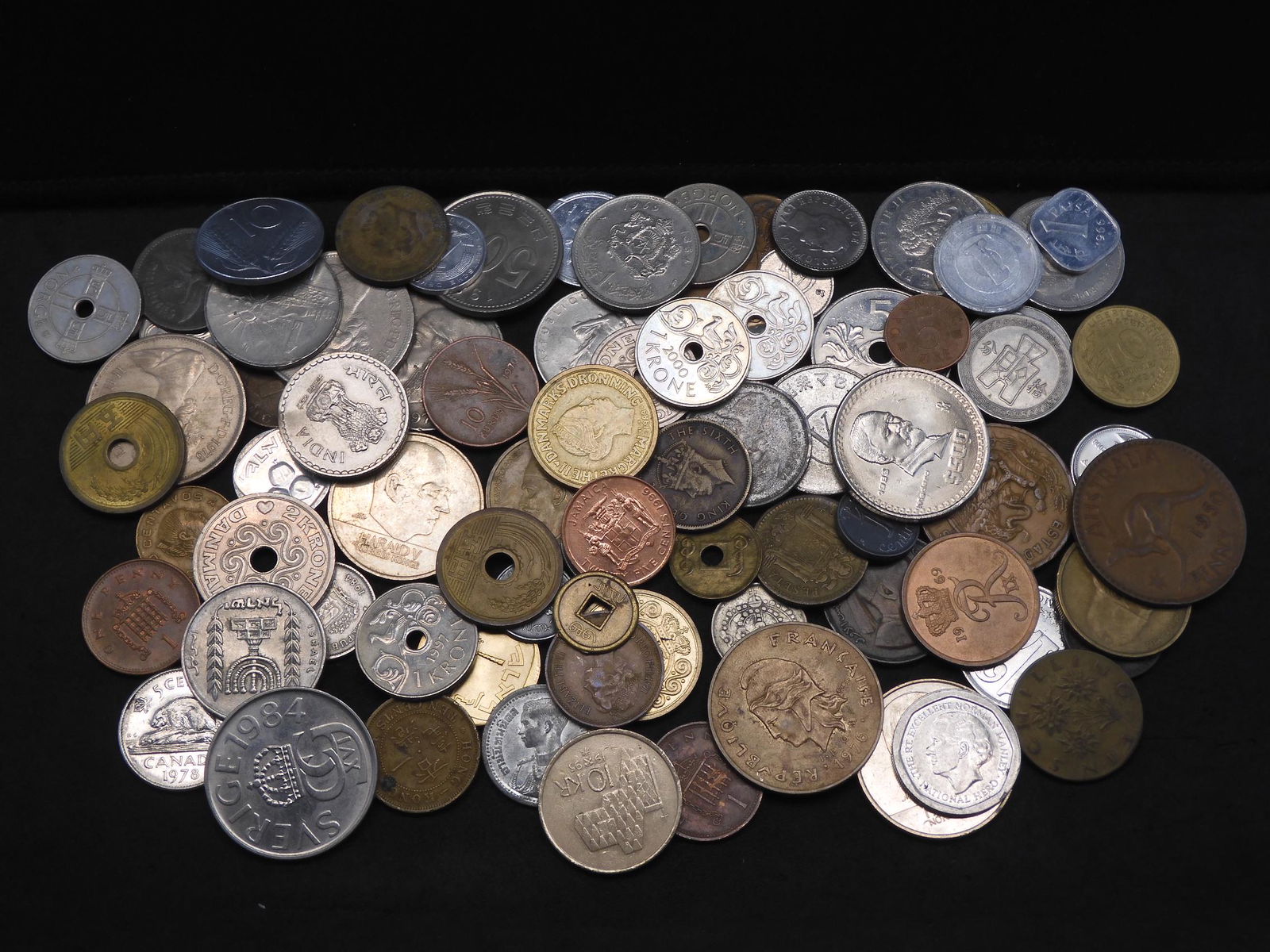 Bag of foreign coins (1 of 4)