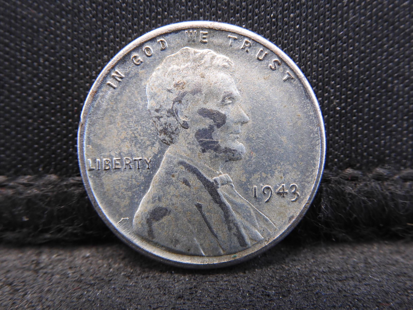 Magicians Coin - 2 Heads of Lincoln Cents Back to Back (1 of 2)