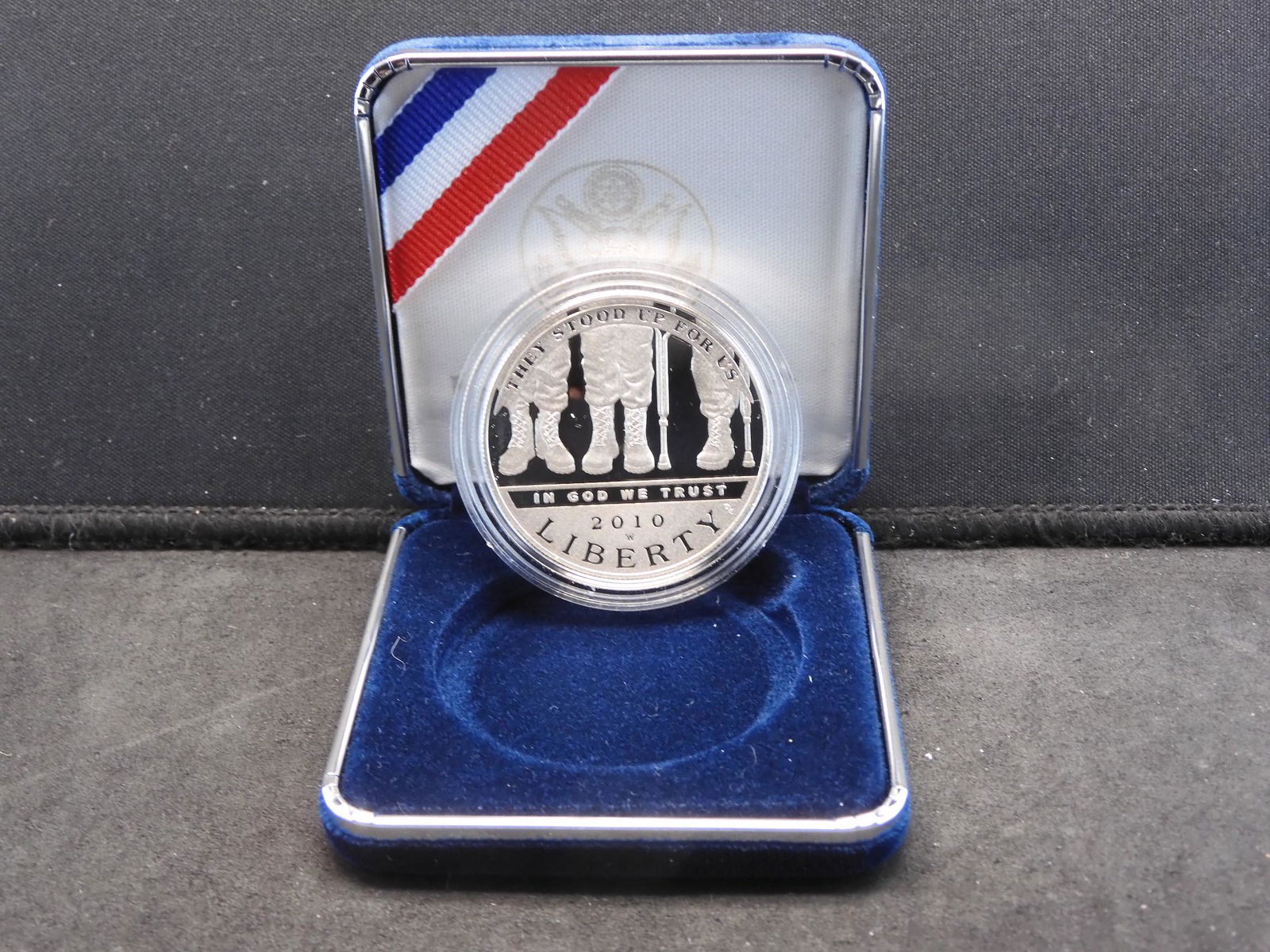 2010-W U.S. Disabled Vets Proof Silver Dollar w/ Case (1 of 3)