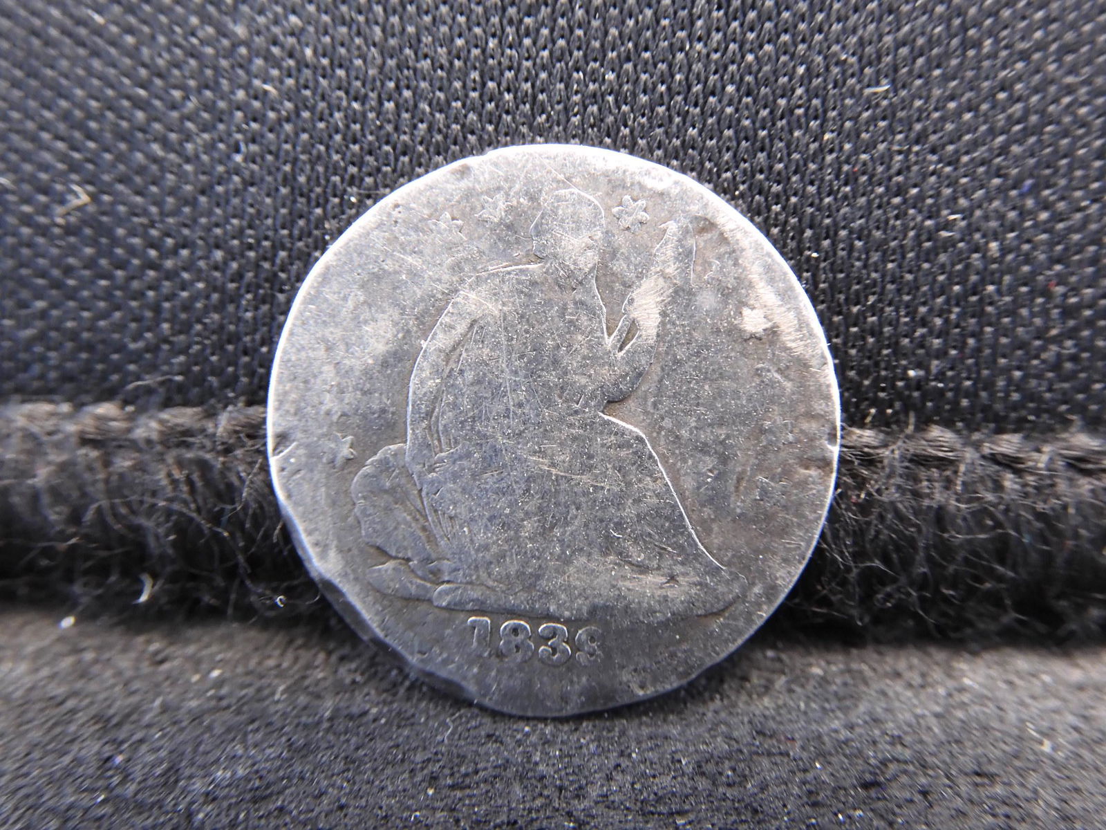1839 US Seated Liberty Half Dime. (1 of 2)