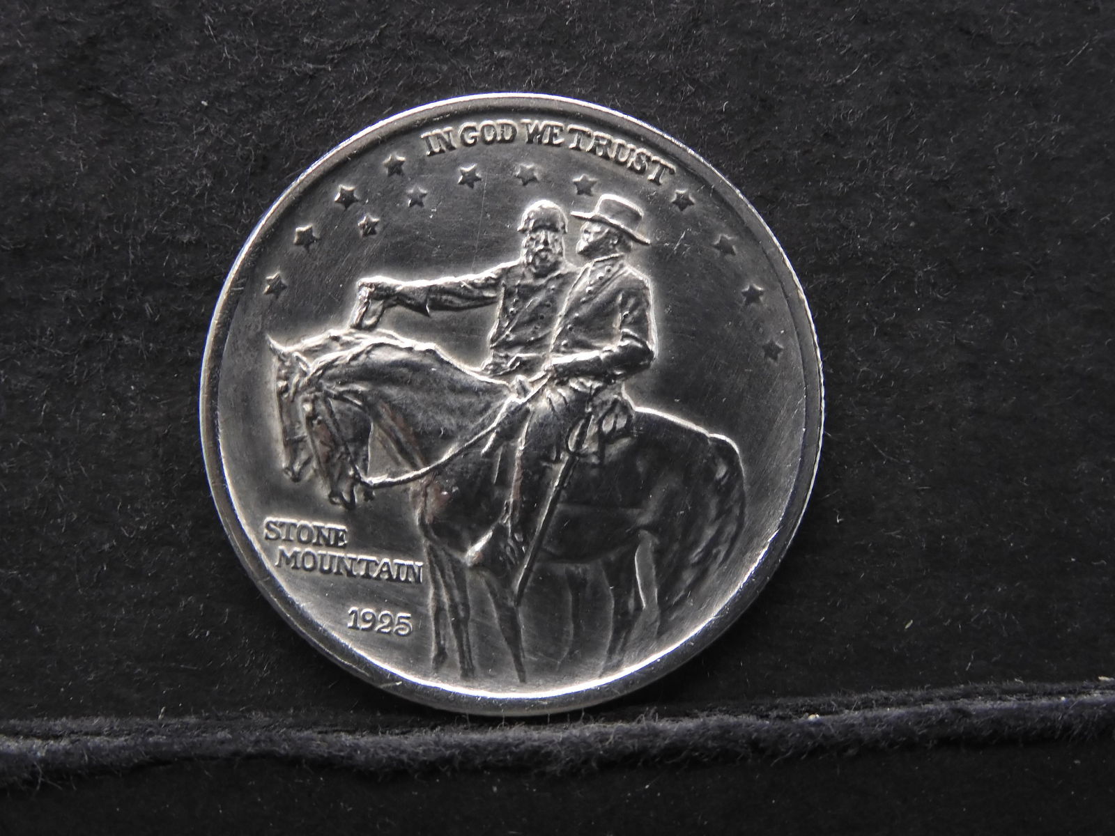 **1925 Stone Mountain Commem. Half Dollar AU/BU (1 of 2)