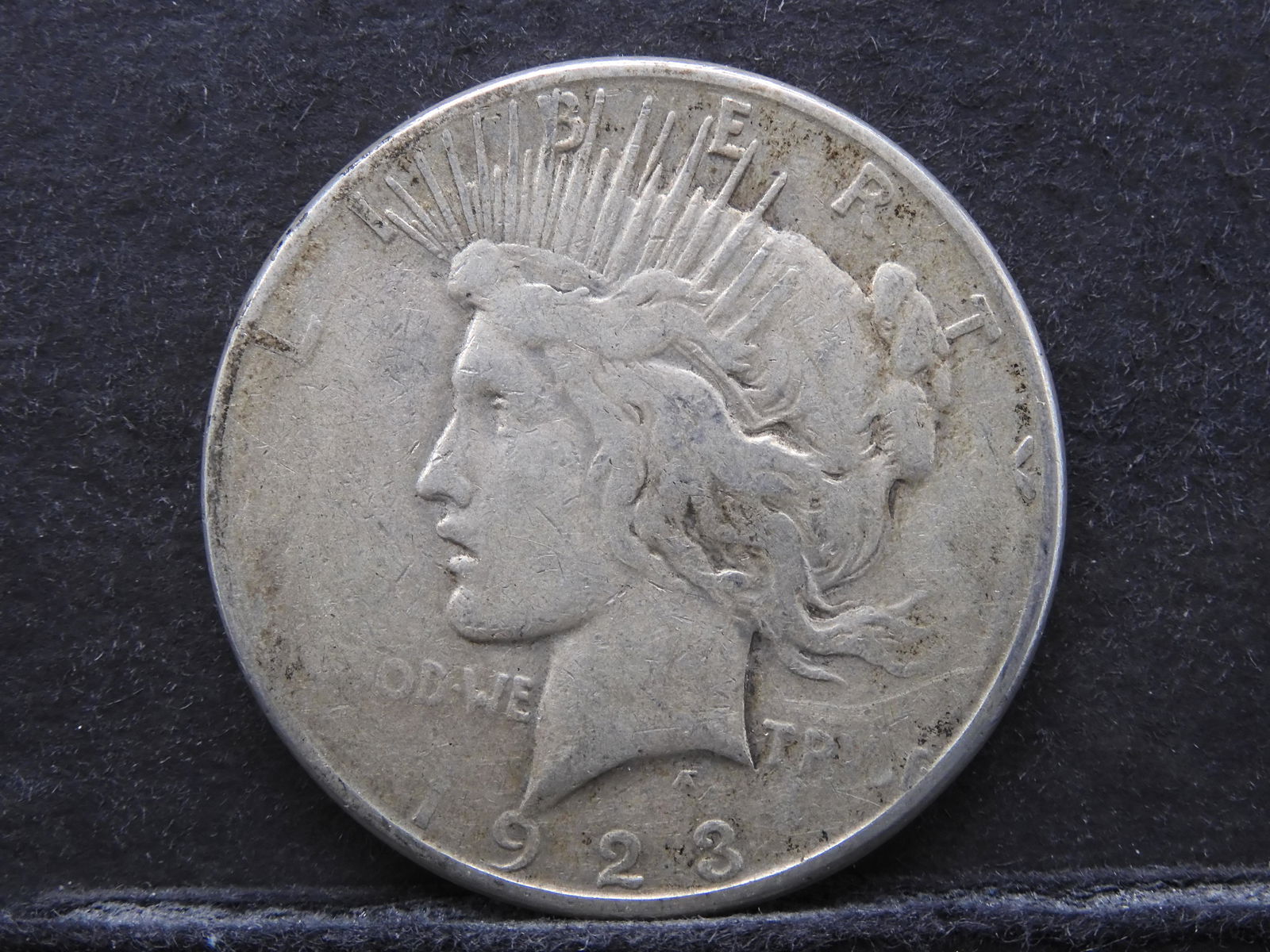 1923-S PEACE SILVER (90%/ONLY 19 MILL MINTED) DOLLAR (1 of 2)