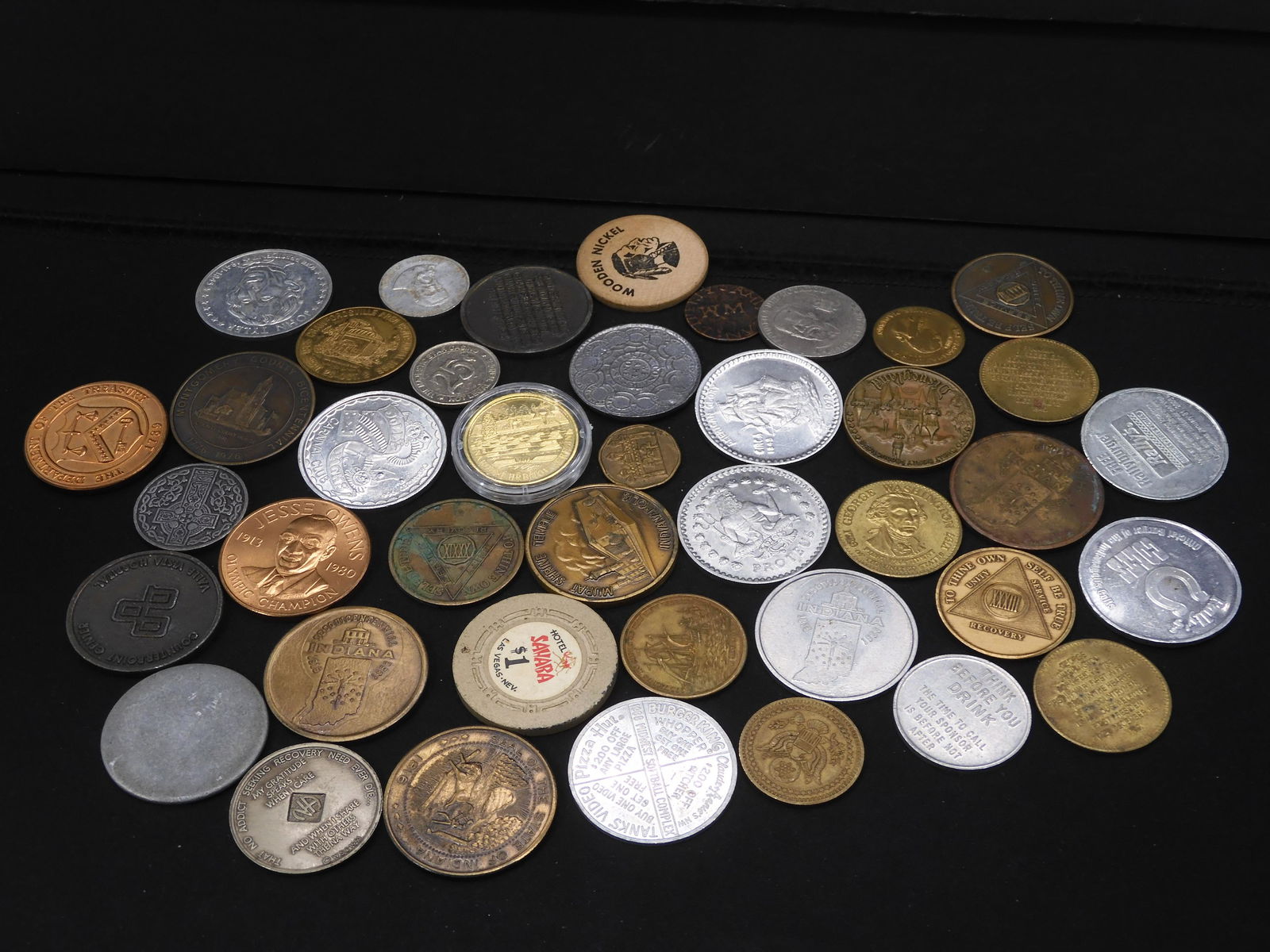 1 Pound Misc. Tokens + Medals. (1 of 5)