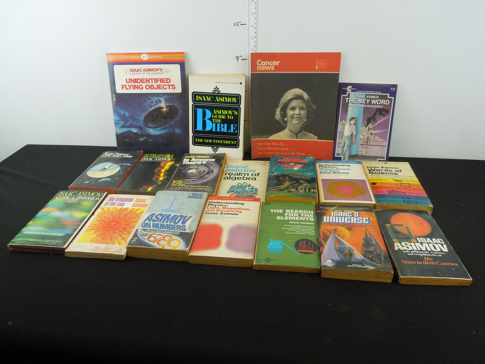 17 Isaac Asimov Paperback Books   Various Titles     in (1 of 6)