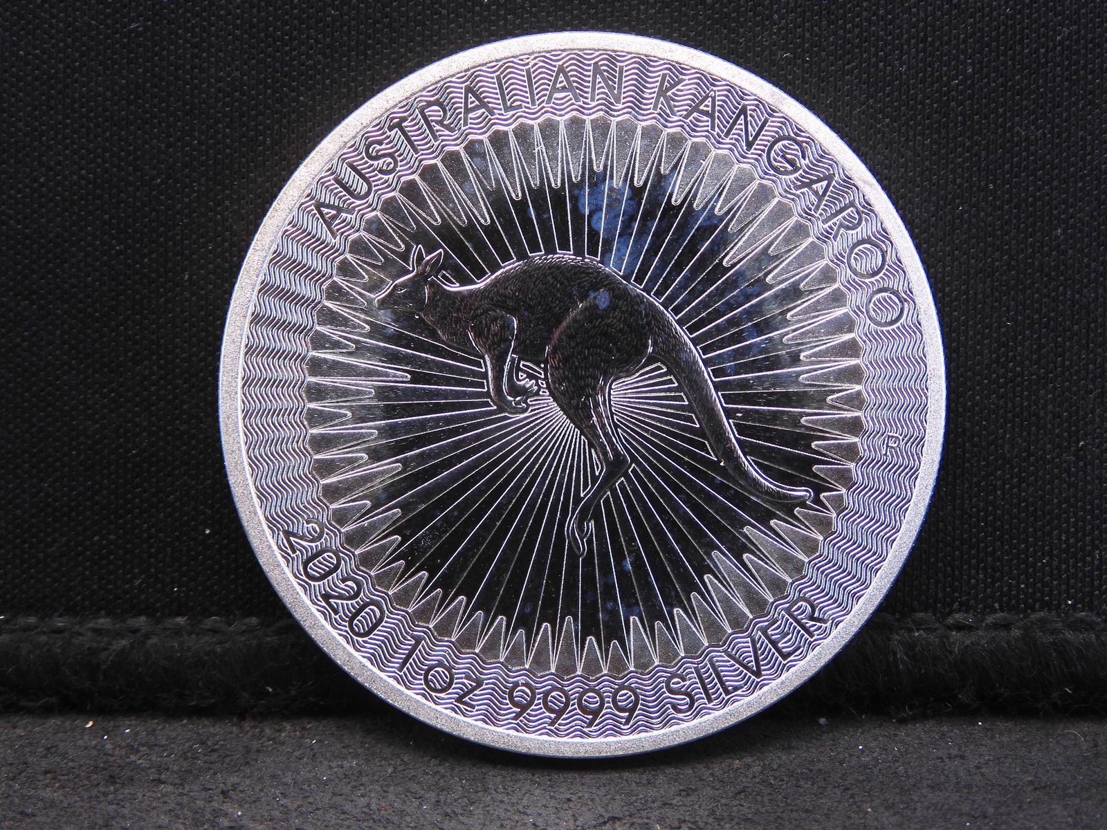 2020 - 1 Dollar Coin (1 ounce Silver) - Australian: 2020 - 1 Dollar Coin (1 ounce Silver) - Australian Kangaroo - Queen Elizabeth II