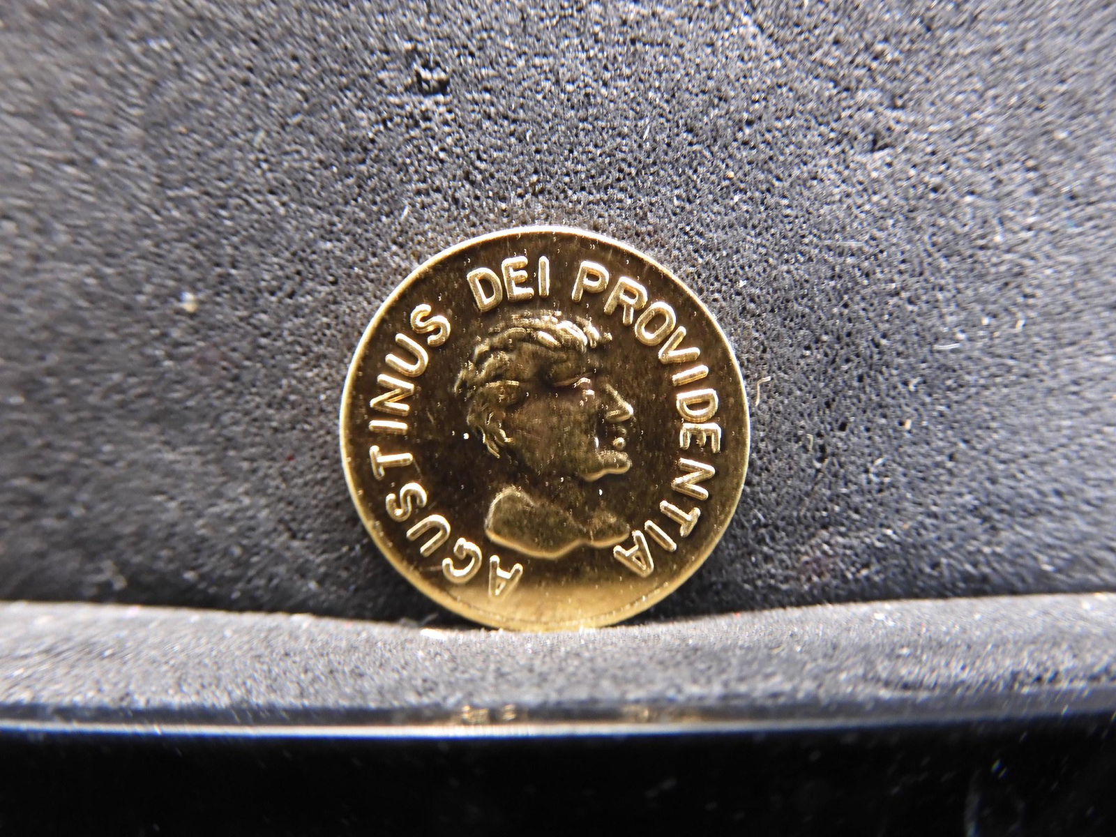 Solid Gold Mexico Agustinus Round - Miniature (1 of 2)