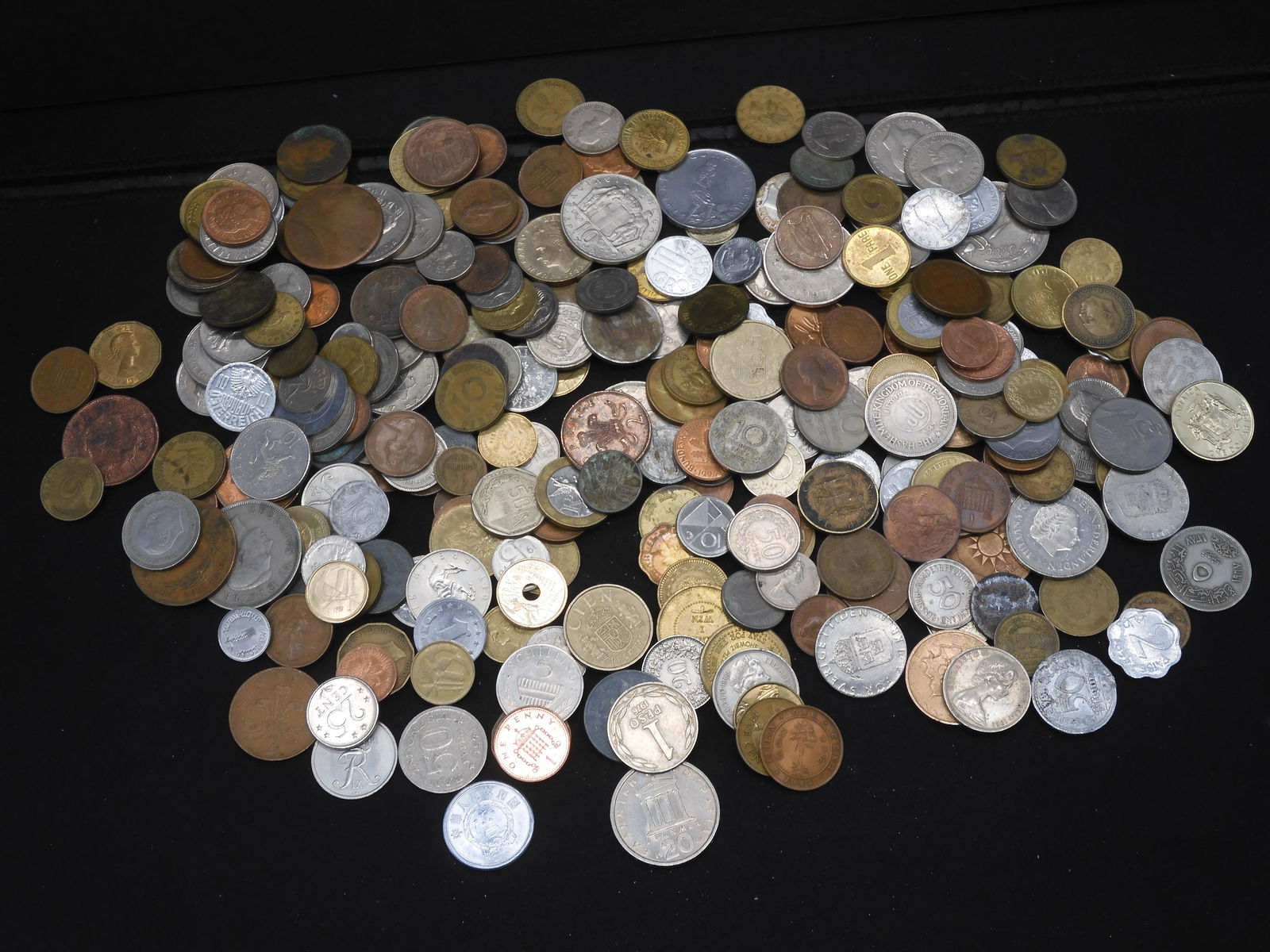 Lot of Foreign & World Coins Great mixture! (1 of 8)