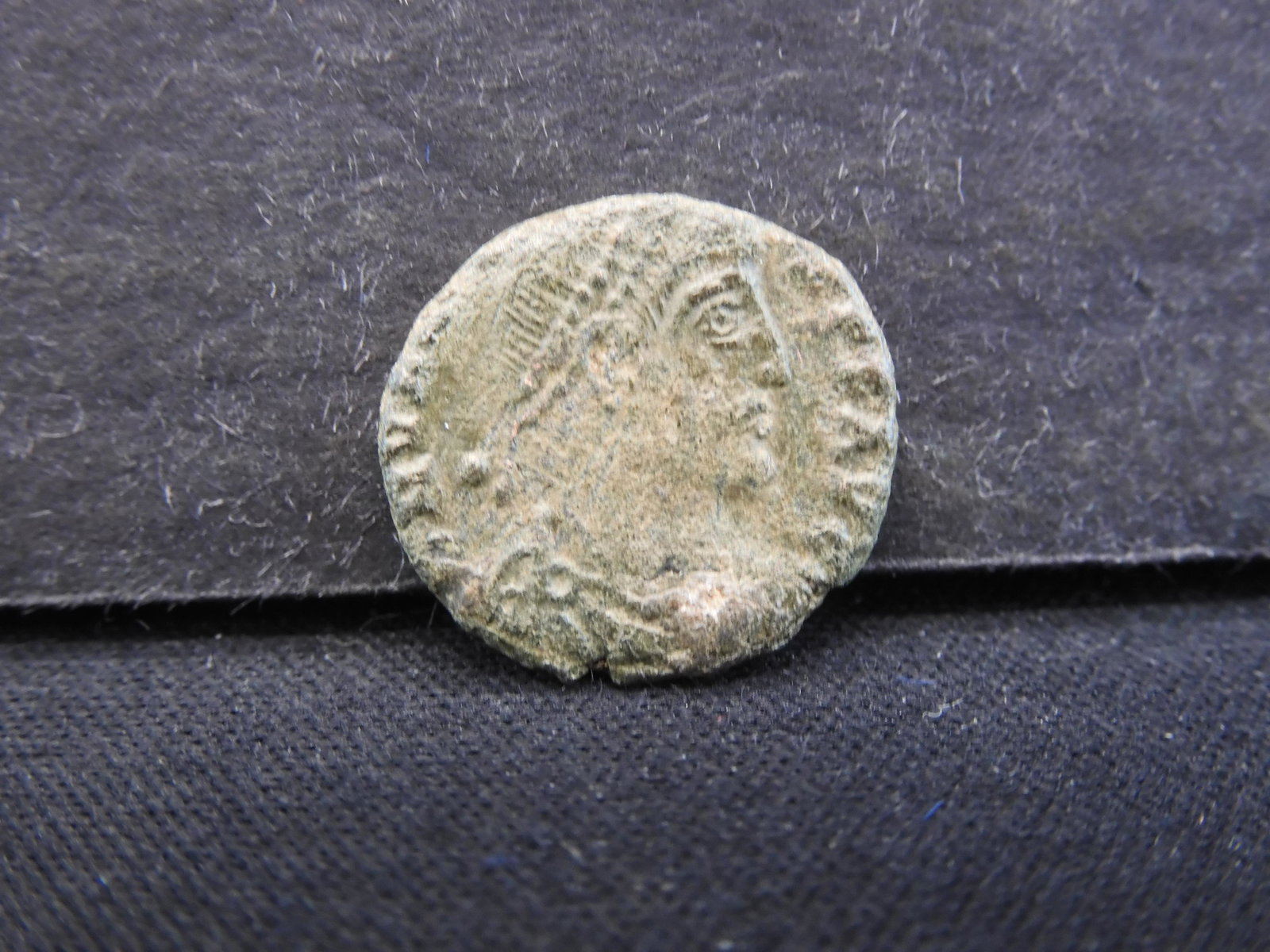175-330 AD (EF+) ANCIENT ROMAN COIN, (OVER 1,600 YRS: 175-330 AD (EF+) ANCIENT ROMAN COIN, (OVER 1,600 YRS OLD)!