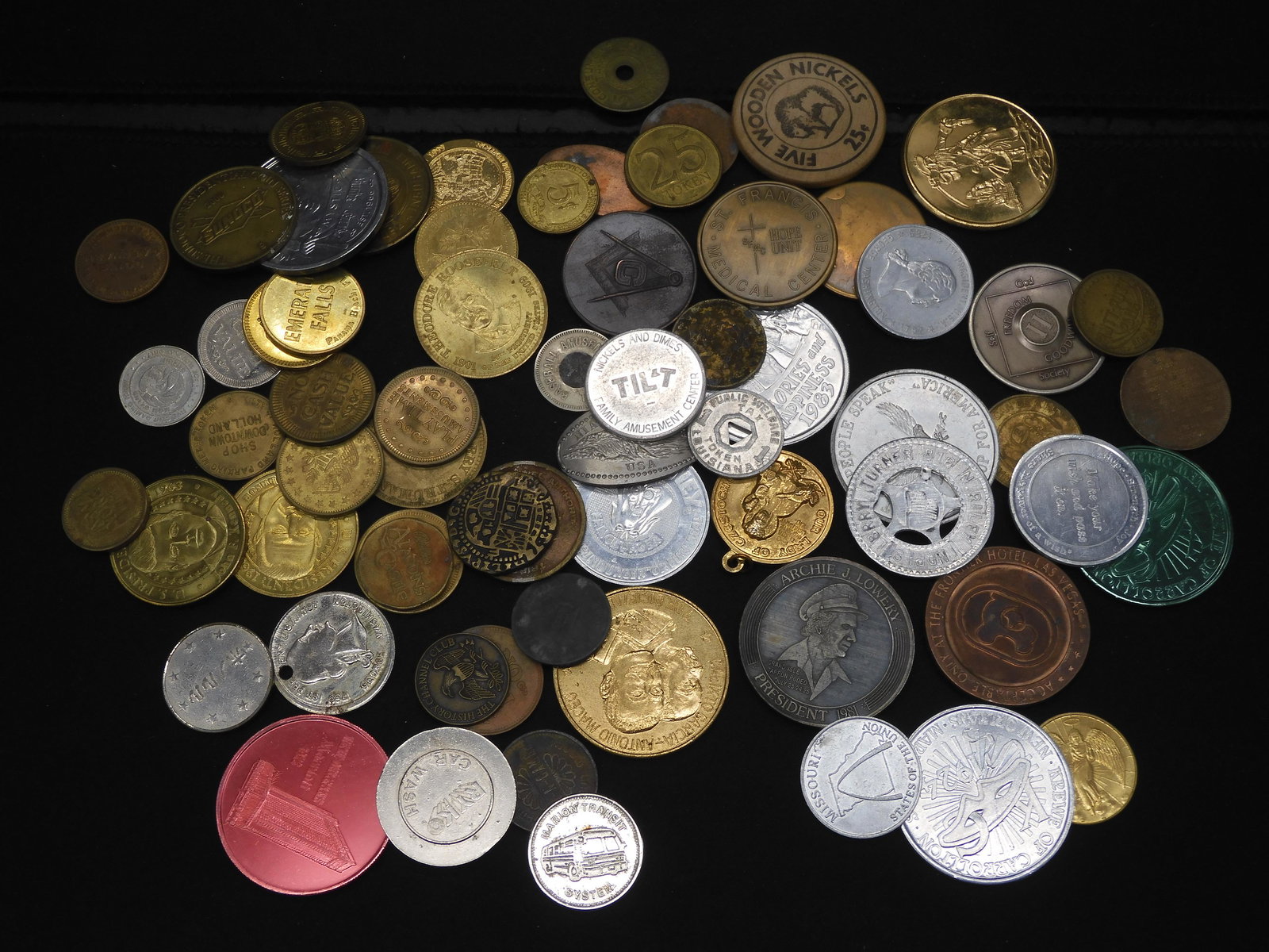 1 Pound Misc. Tokens + Medals. (1 of 8)