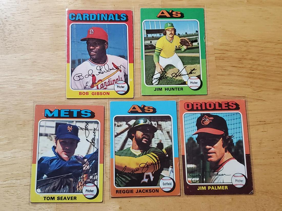 1975 Topps Baseball Lot of (5) Hall of Famers: #130 Gibson, #230 Hunter, #300 Jackson, #335 Palmer, #370 Seaver