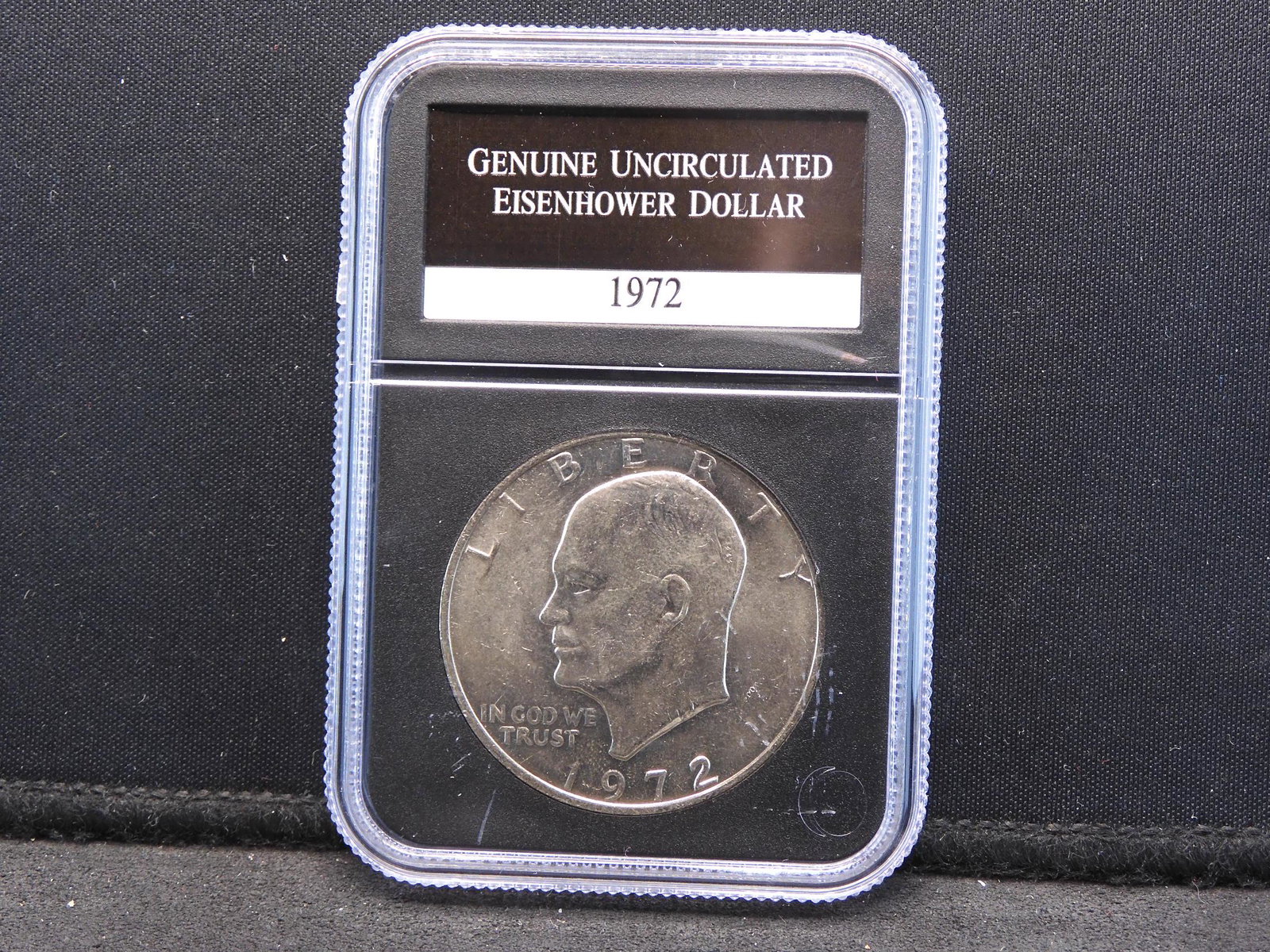 1972 Eisenhower Ike Uncirculated Dollar in Hard Plastic (1 of 4)