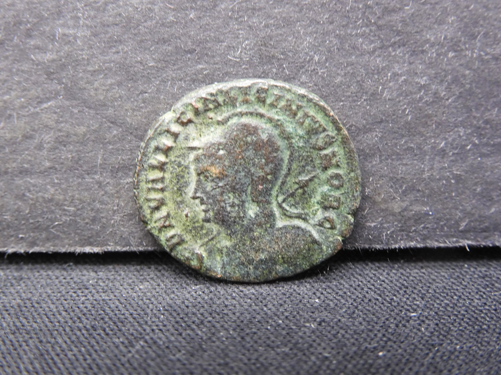 175-330 AD (EF/AU) ANCIENT ROMAN COIN, (OVER 1,600 YRS: 175-330 AD (EF/AU) ANCIENT ROMAN COIN, (OVER 1,600 YRS OLD)!