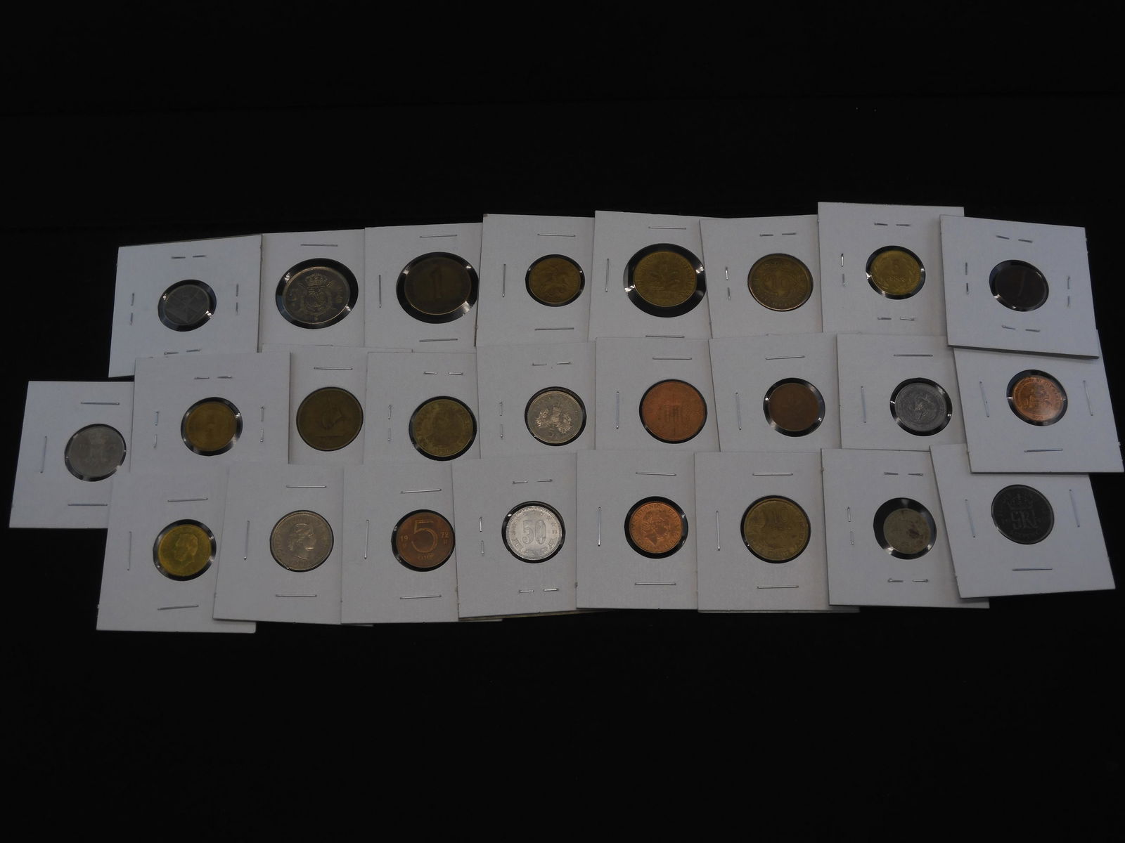 25 Carded World/Foreign Coins (1 of 7)
