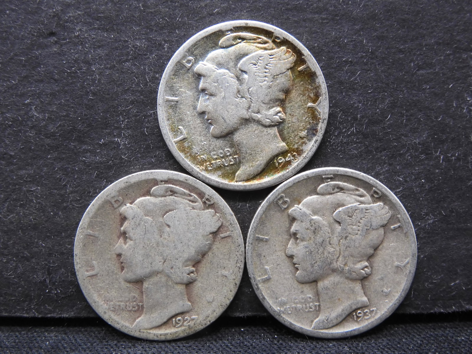 (3) SILVER/90% LIBERTY DIMES (1927/1937/1943): (3) SILVER/90% LIBERTY DIMES (1927/1937/1943)