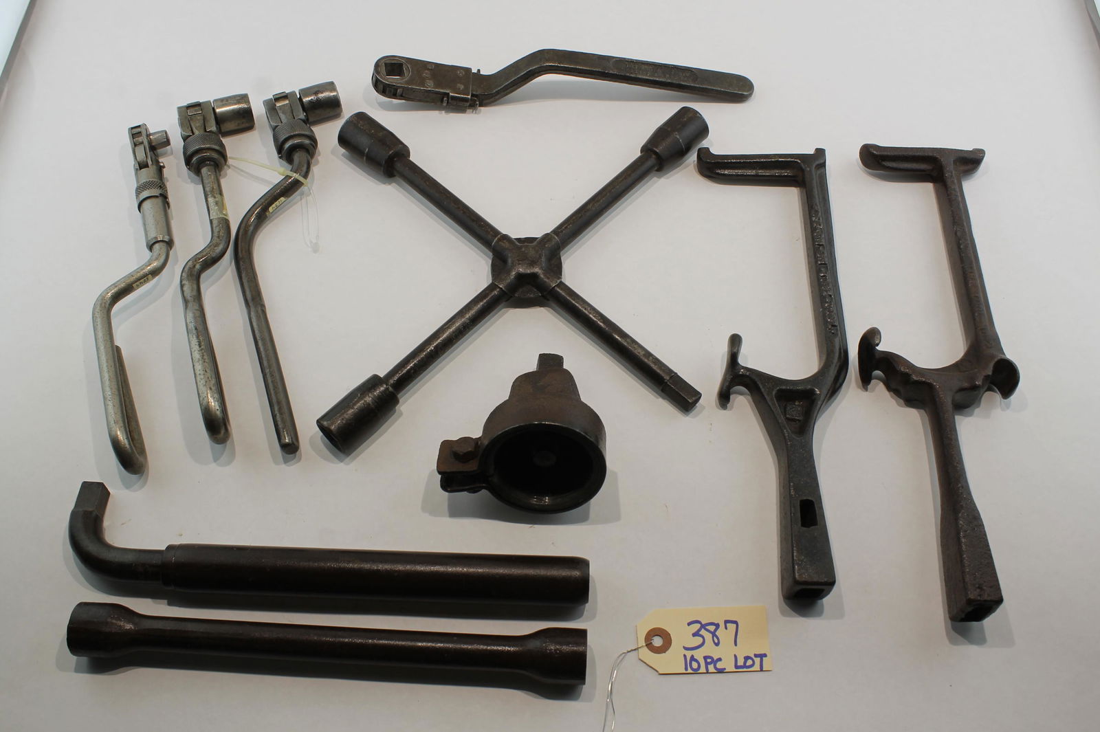 10 pc Collection of Auto Tire Tools (1 of 2)