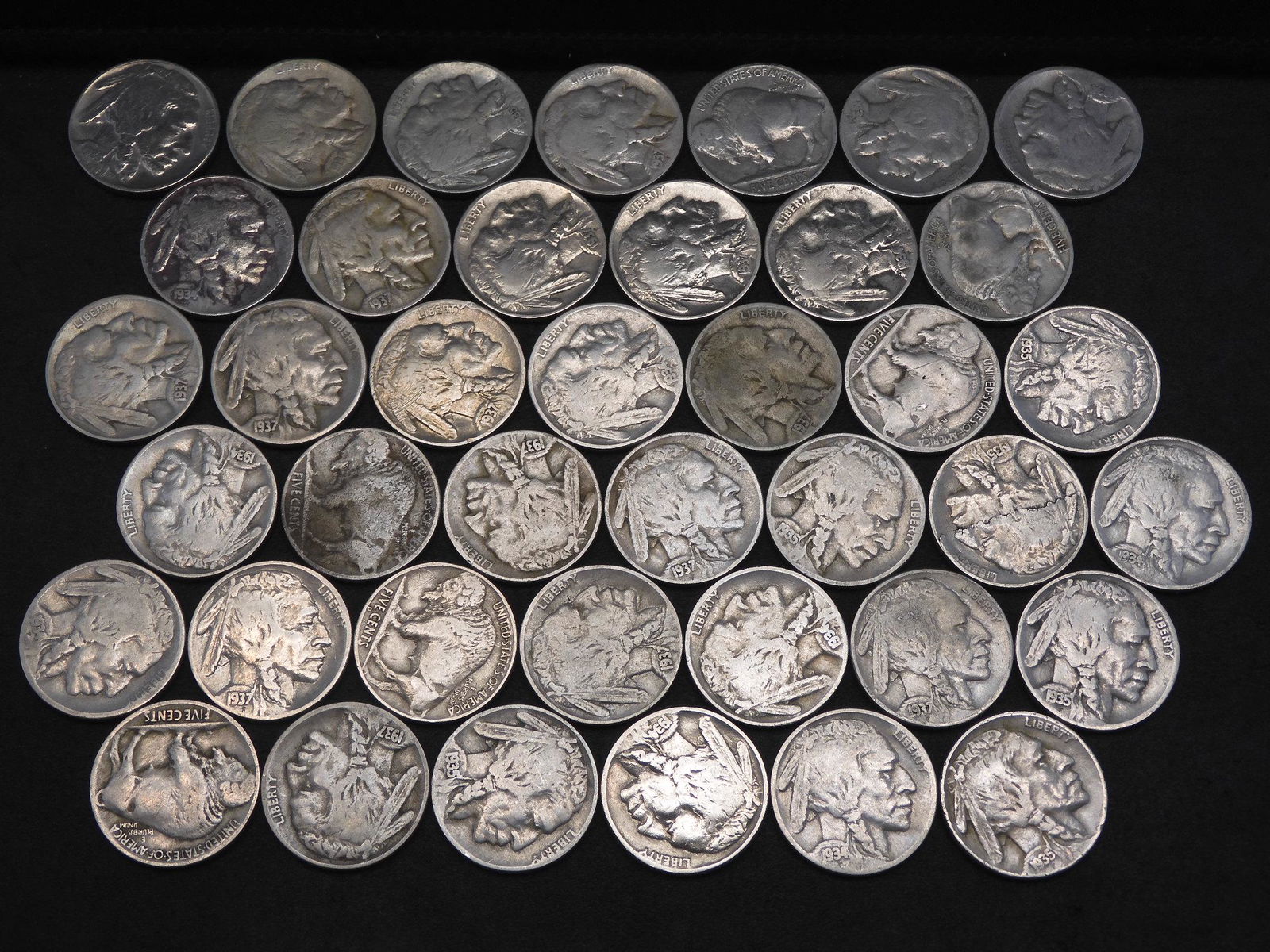 40 Mixed Date Buffalo Nickels. (1 of 3)