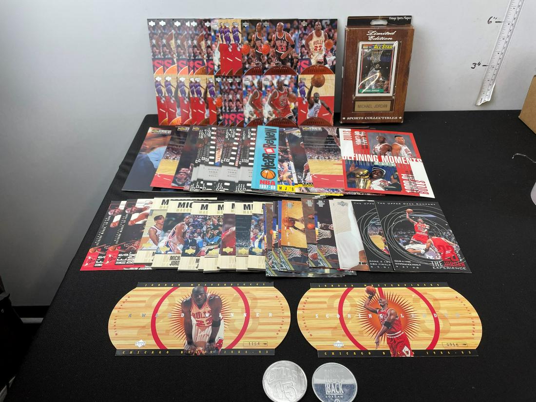 Michael Jordan Lot of Oddball and Oversized Cards (1 of 11)