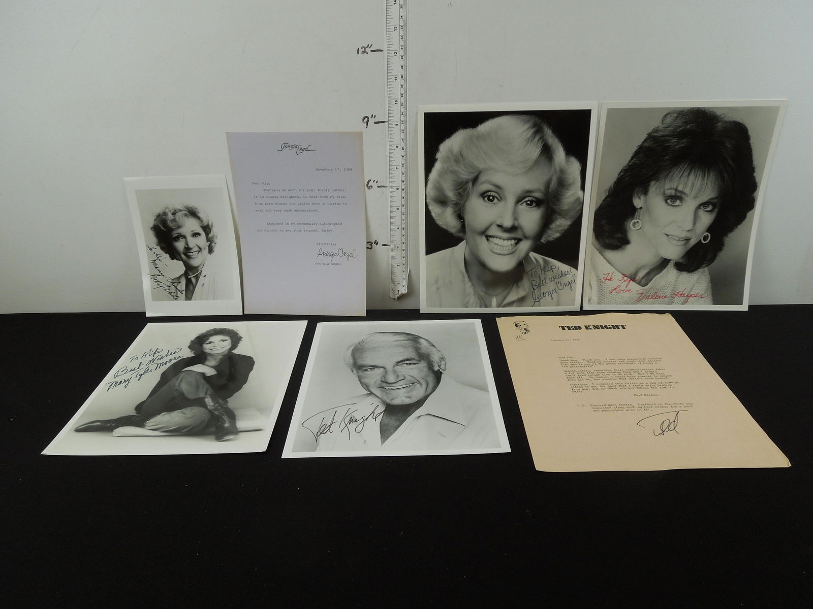 Signed Pictures of Cast of Mary Tyler Moore Show (1 of 5)