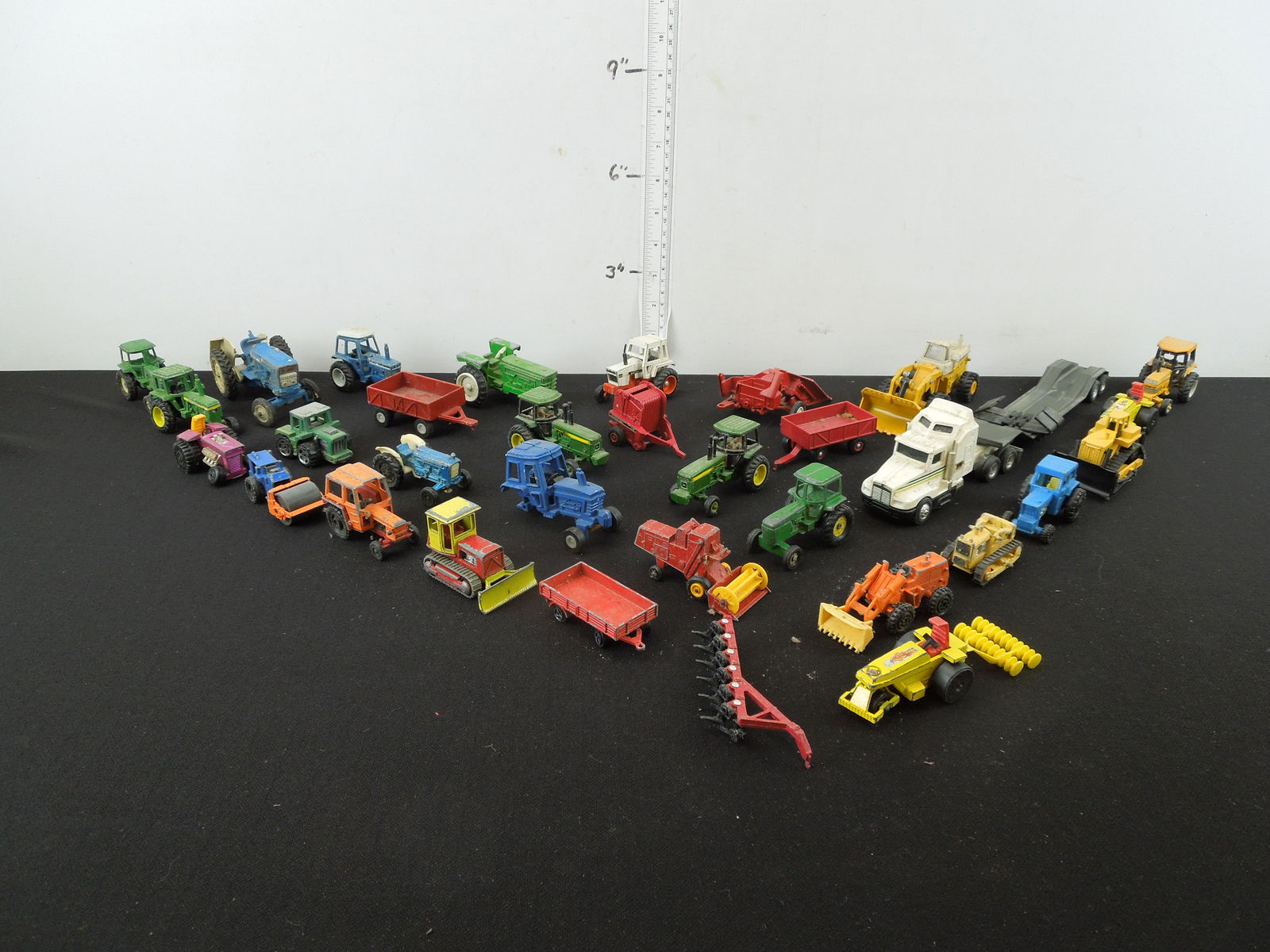Assorted Construction and Farm Equipment  1/64 Scale (1 of 5)