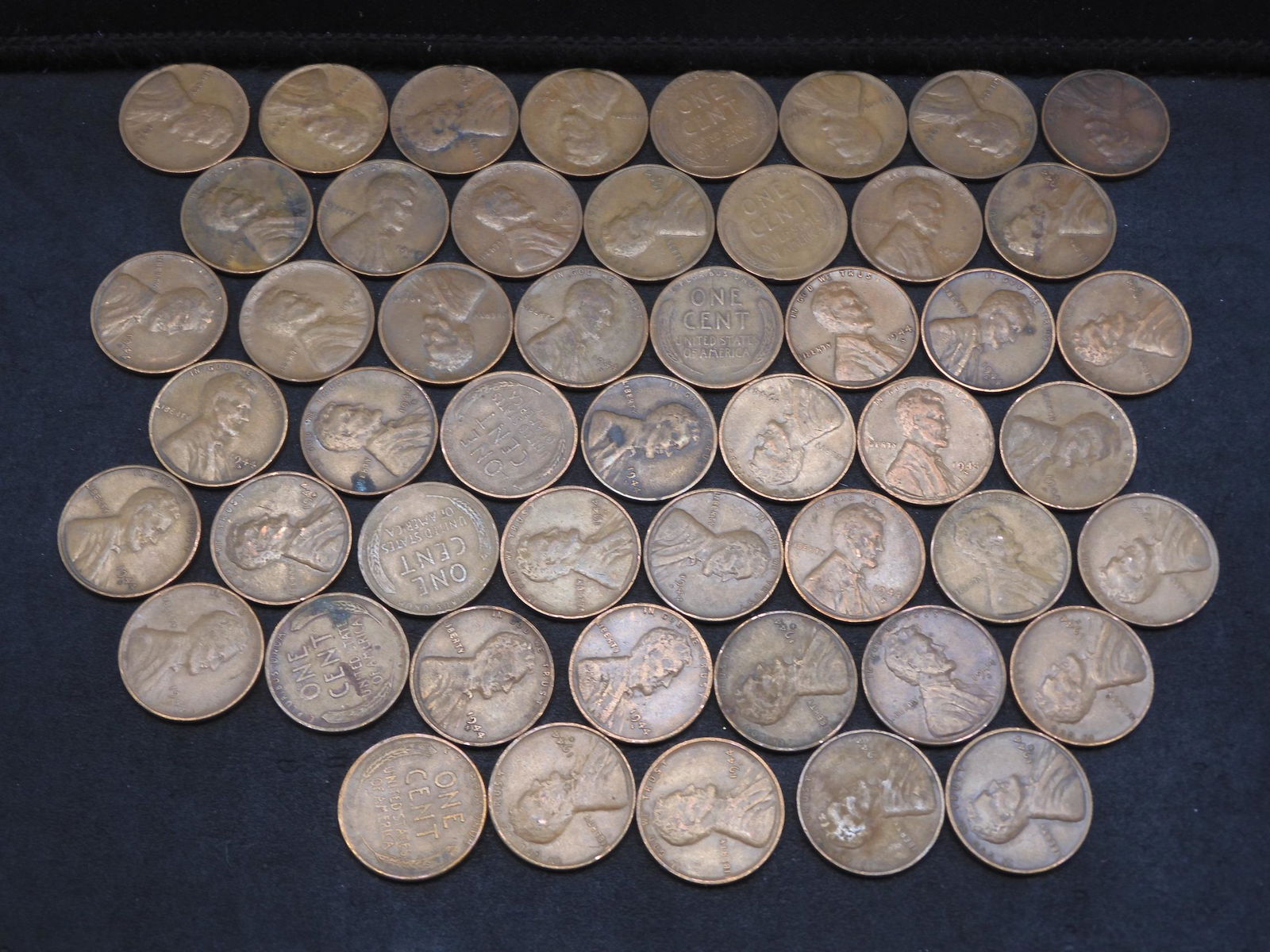 100 Coins:  50 -1944-S and 50 -1952-S Wheat Cents. (1 of 7)