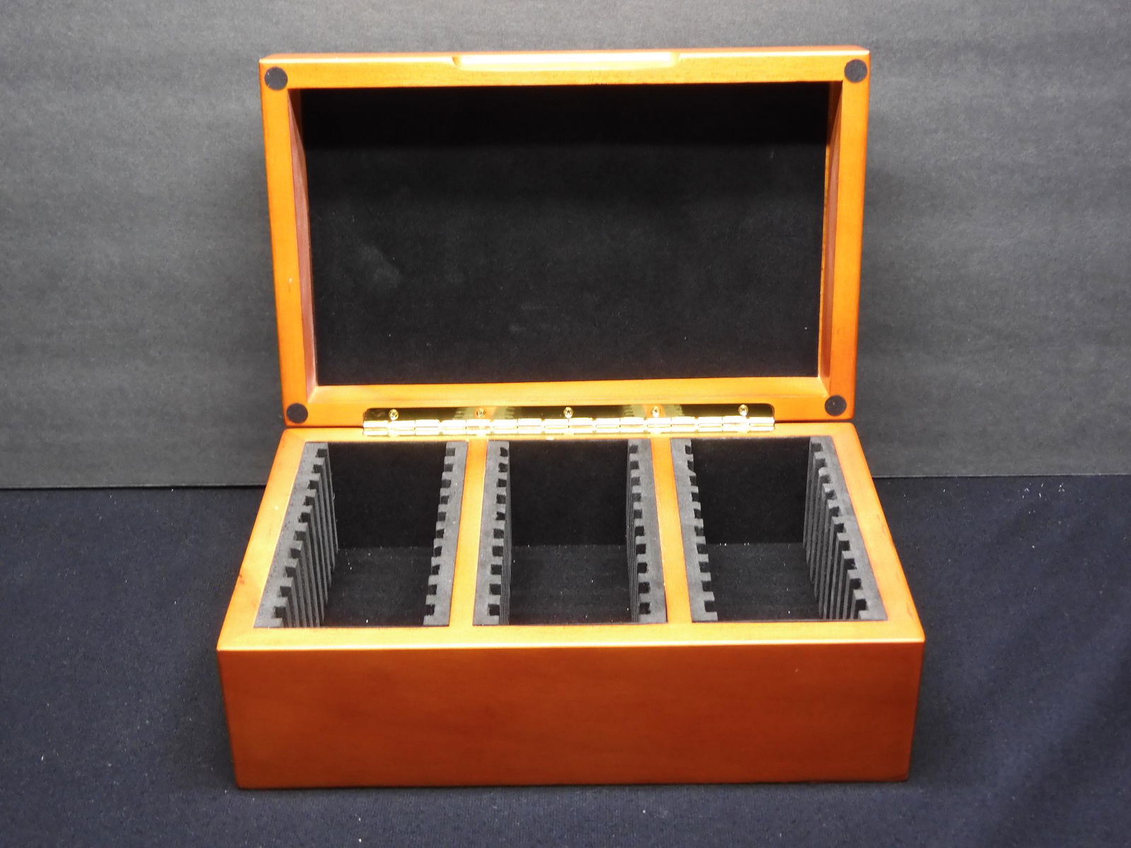 Empty Wooden Box for 30 Slabbed Coins - Beautiful!: Empty Wooden Box for 30 Slabbed Coins - Beautiful!